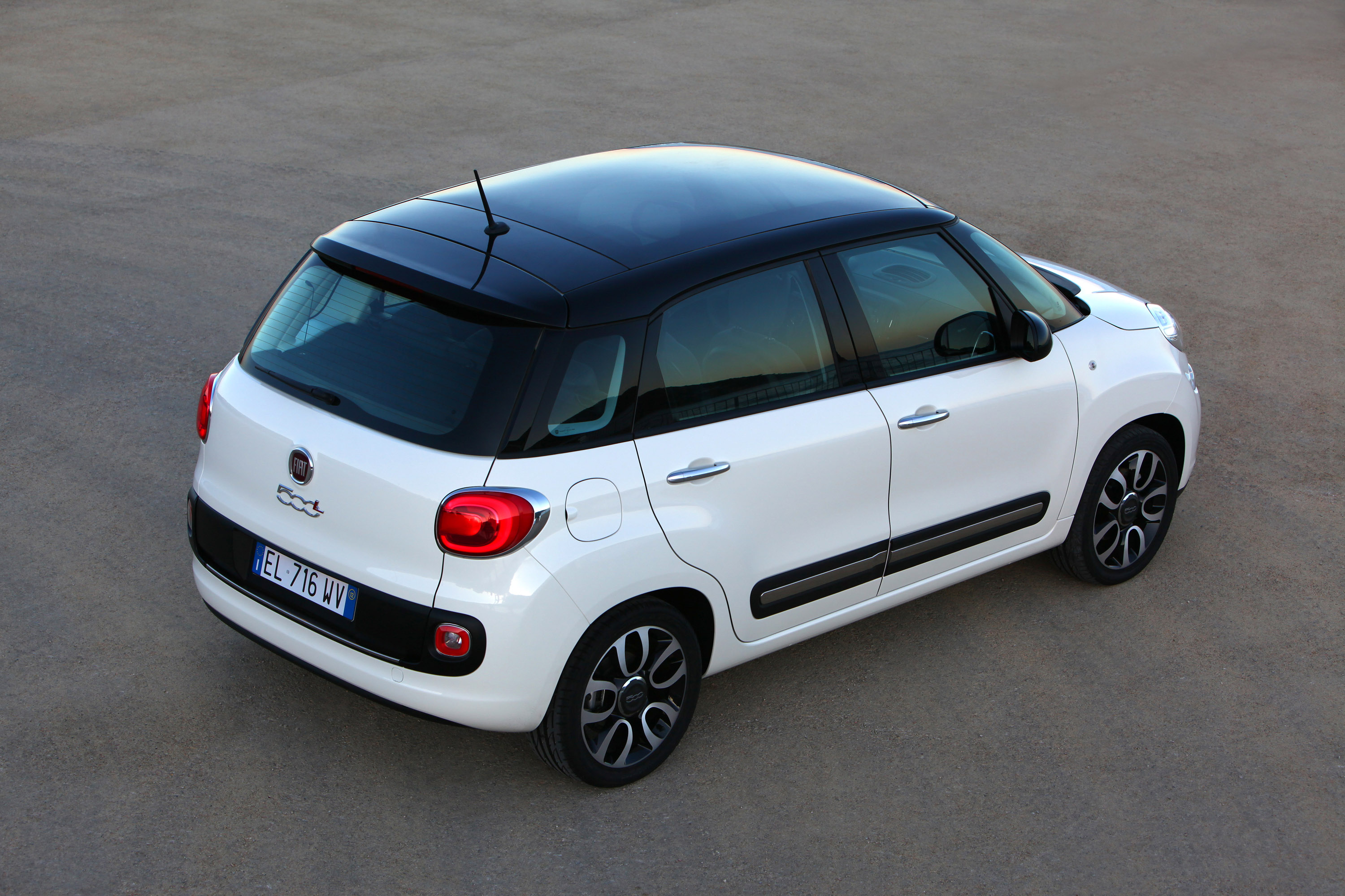 Fiat 500L photo #31