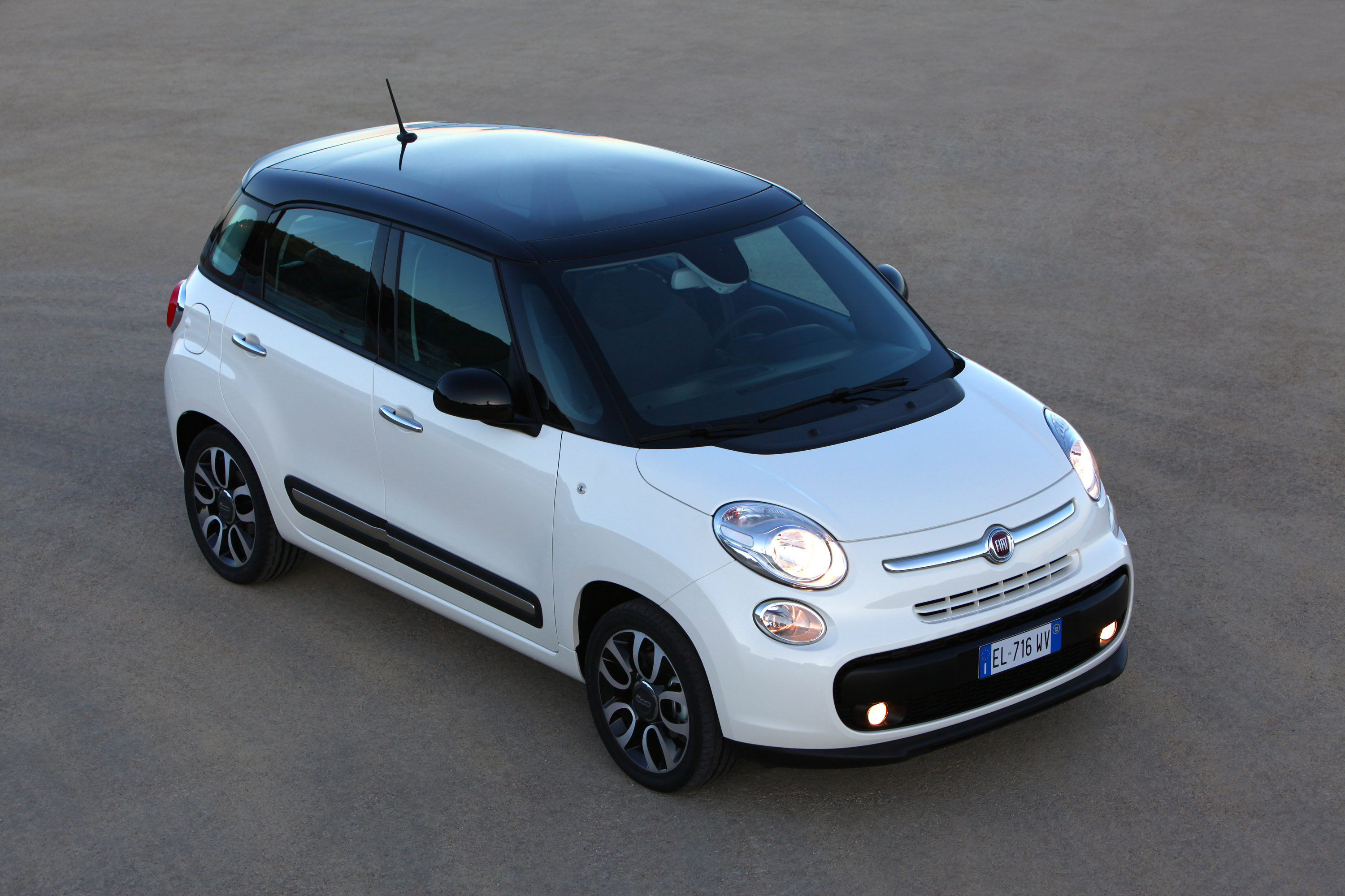 Fiat 500L photo #34