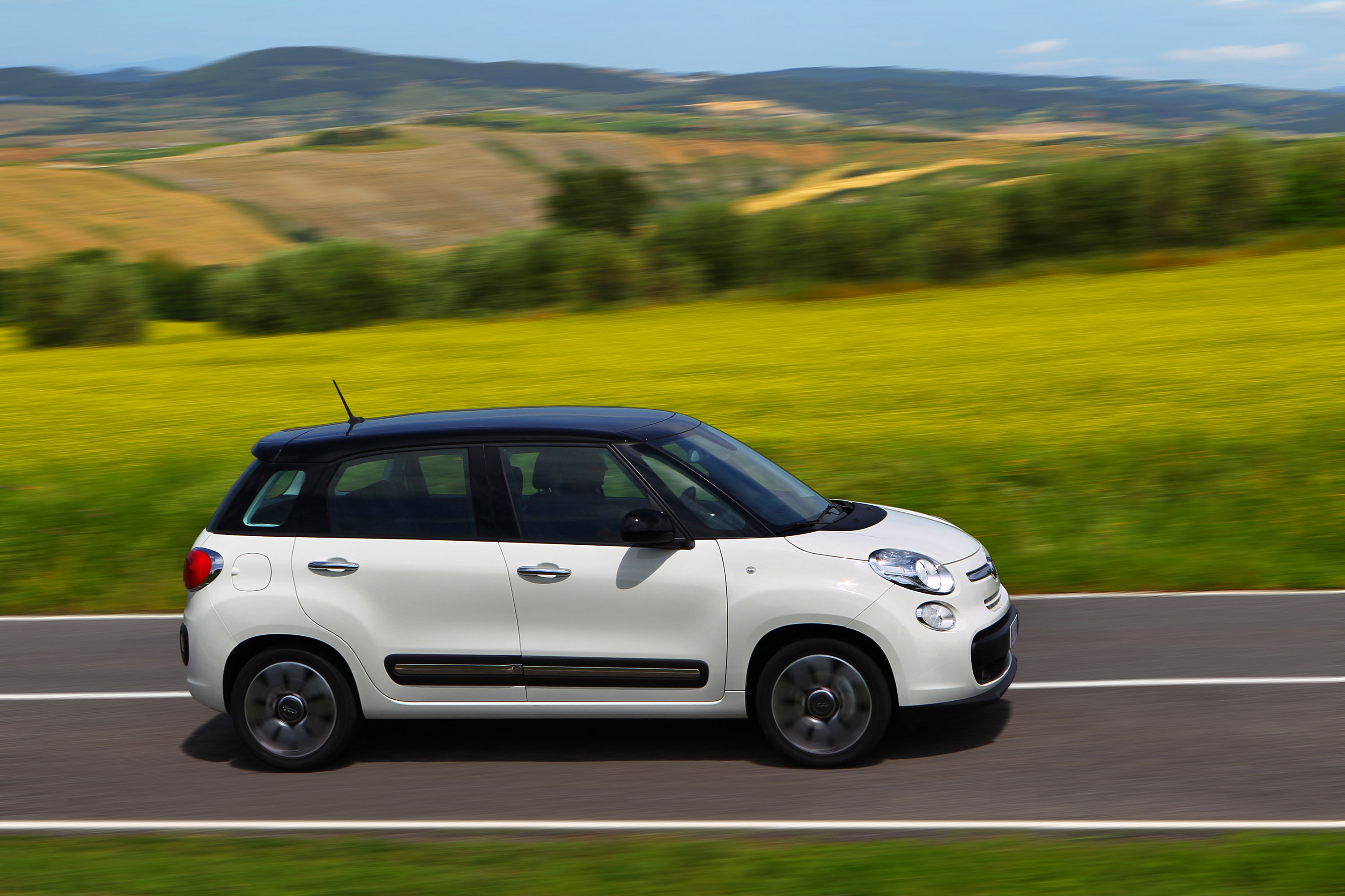 Fiat 500L photo #36