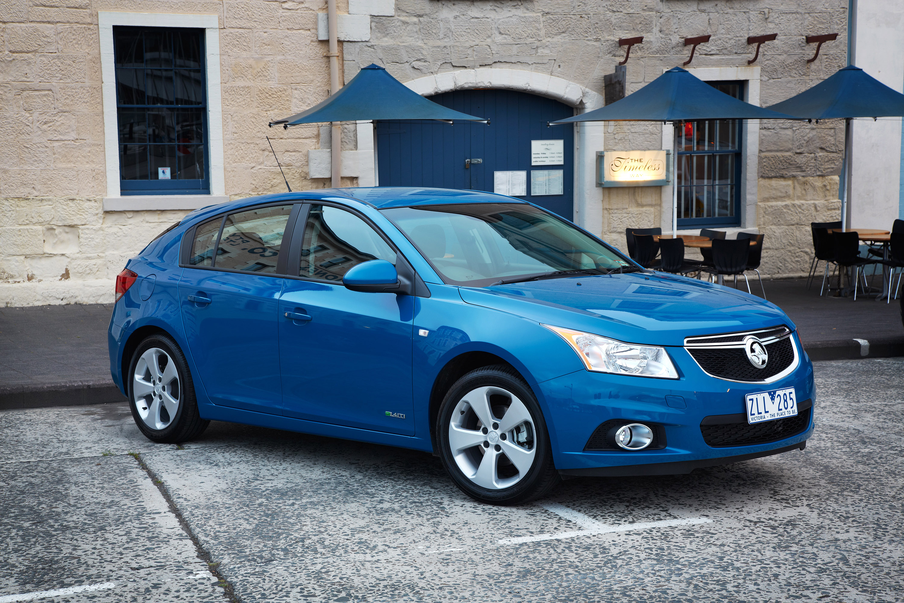 Holden Cruze photo #16