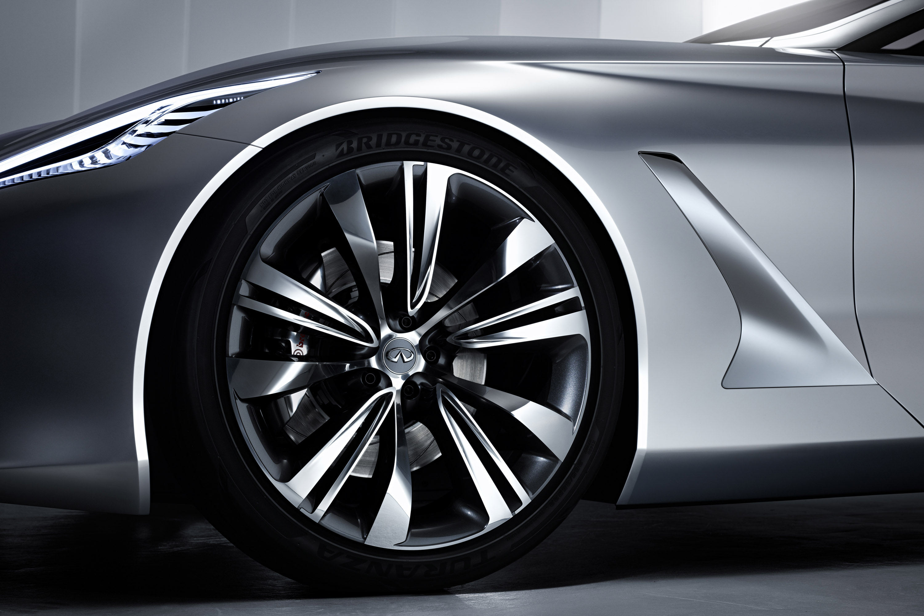 Infiniti Q80 Inspiration Concept photo #20