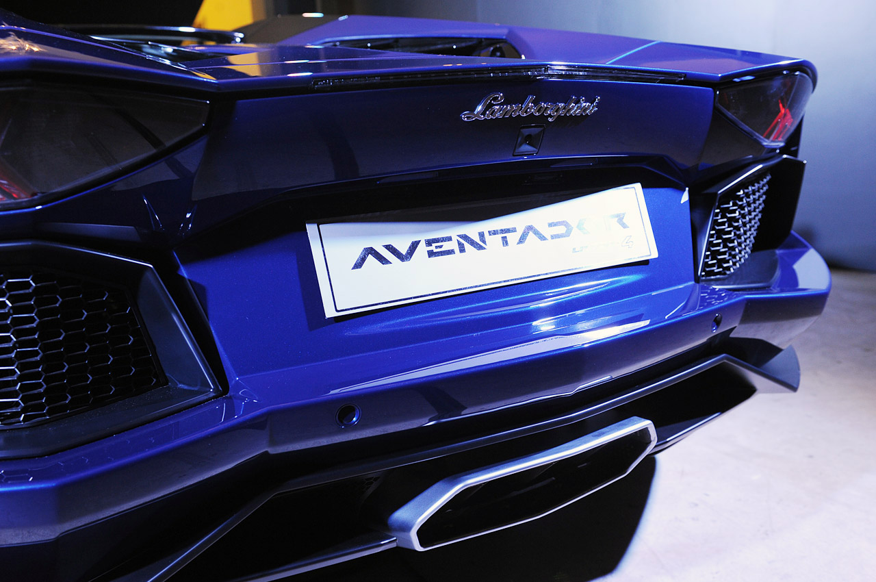 Lamborghini Aventador LP700-4 Roadster photo #90