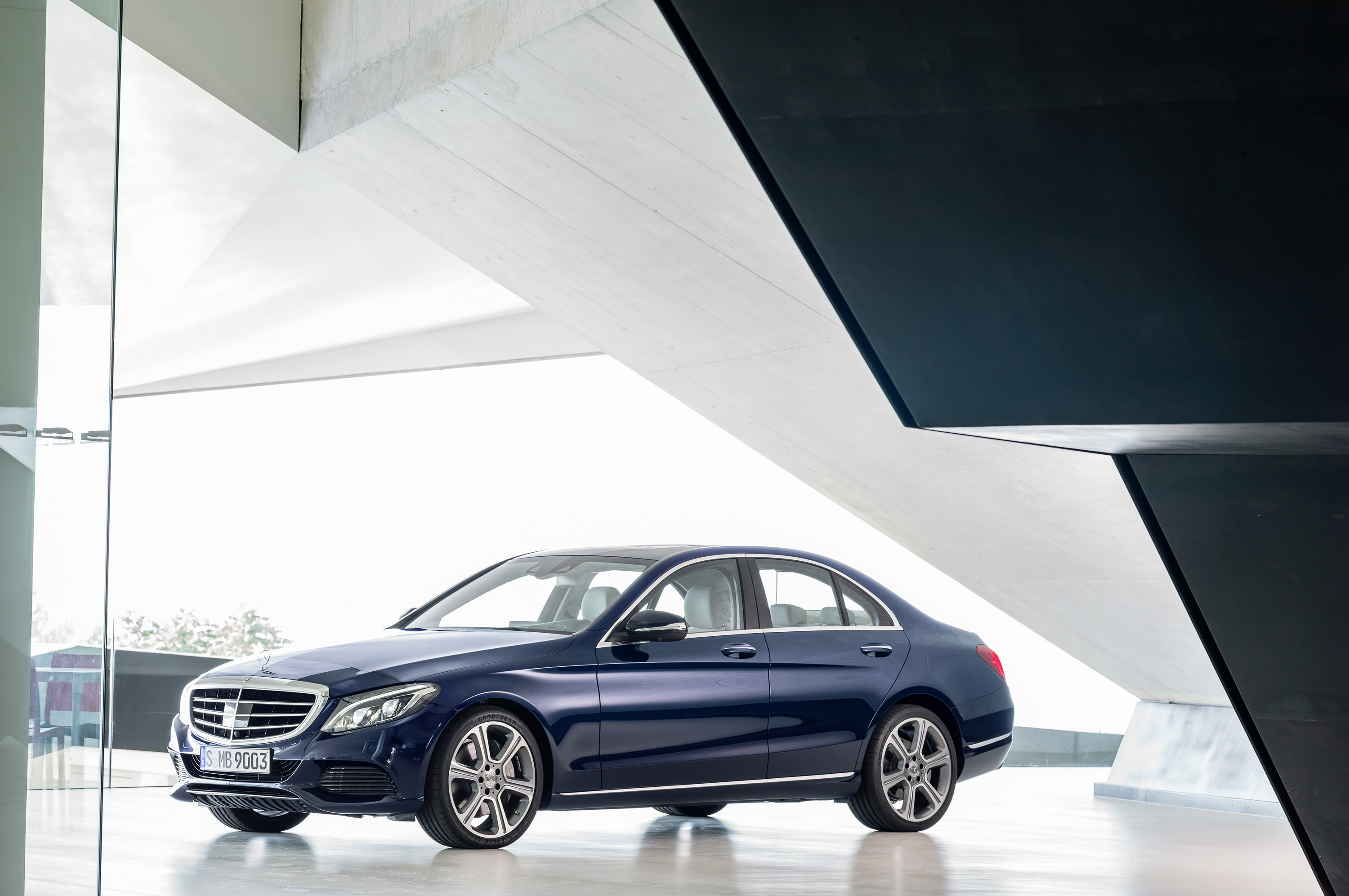 Mercedes-Benz C-Class photo #16