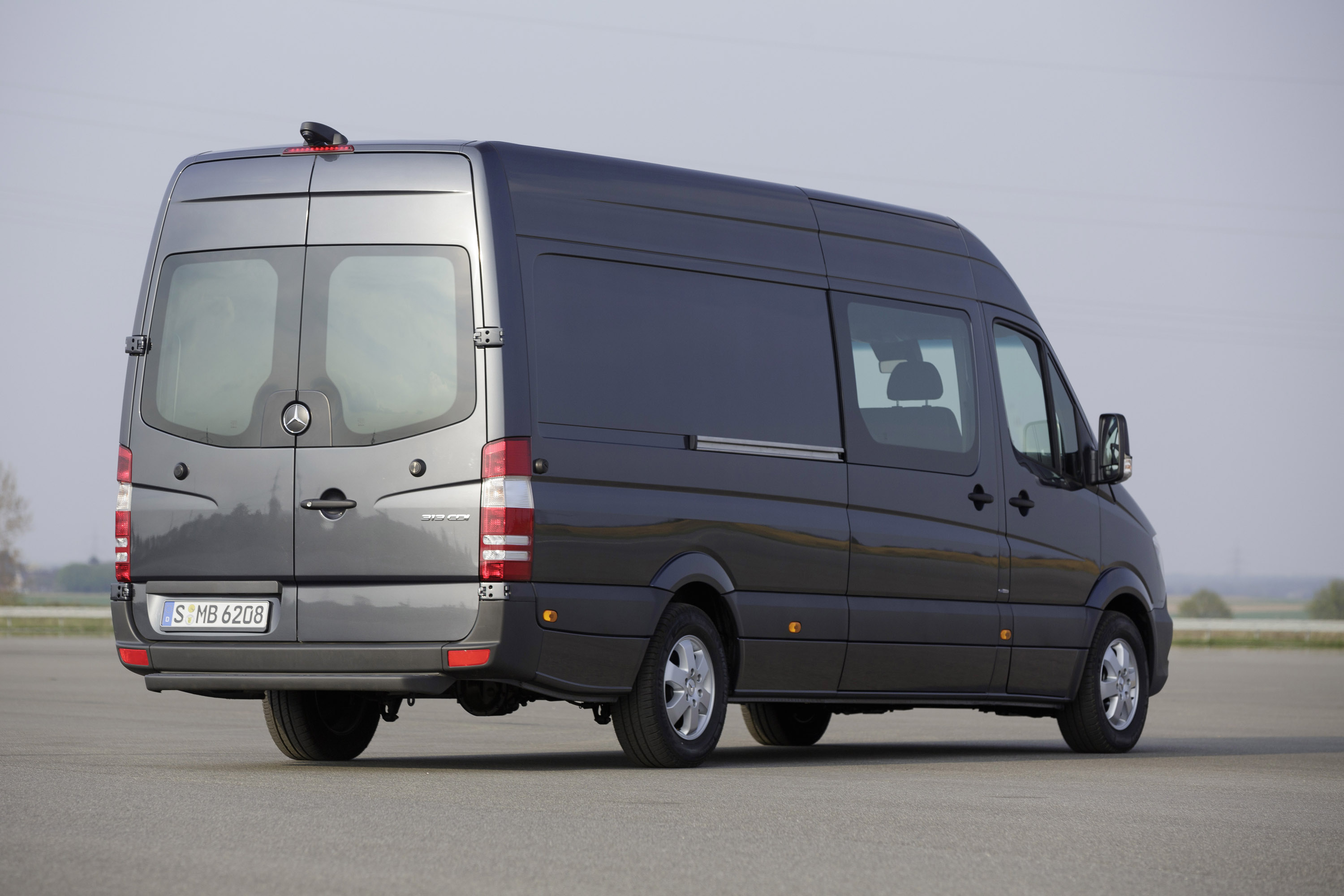 Mercedes-Benz Sprinter photo #24