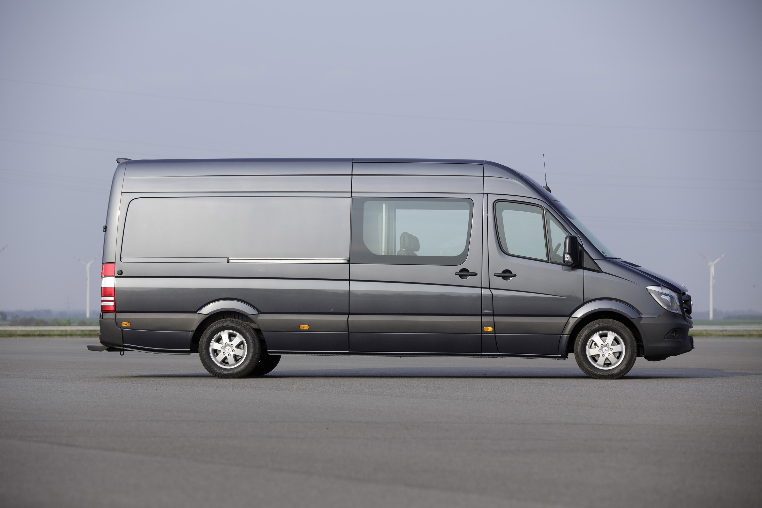 Mercedes-Benz Sprinter photo #25