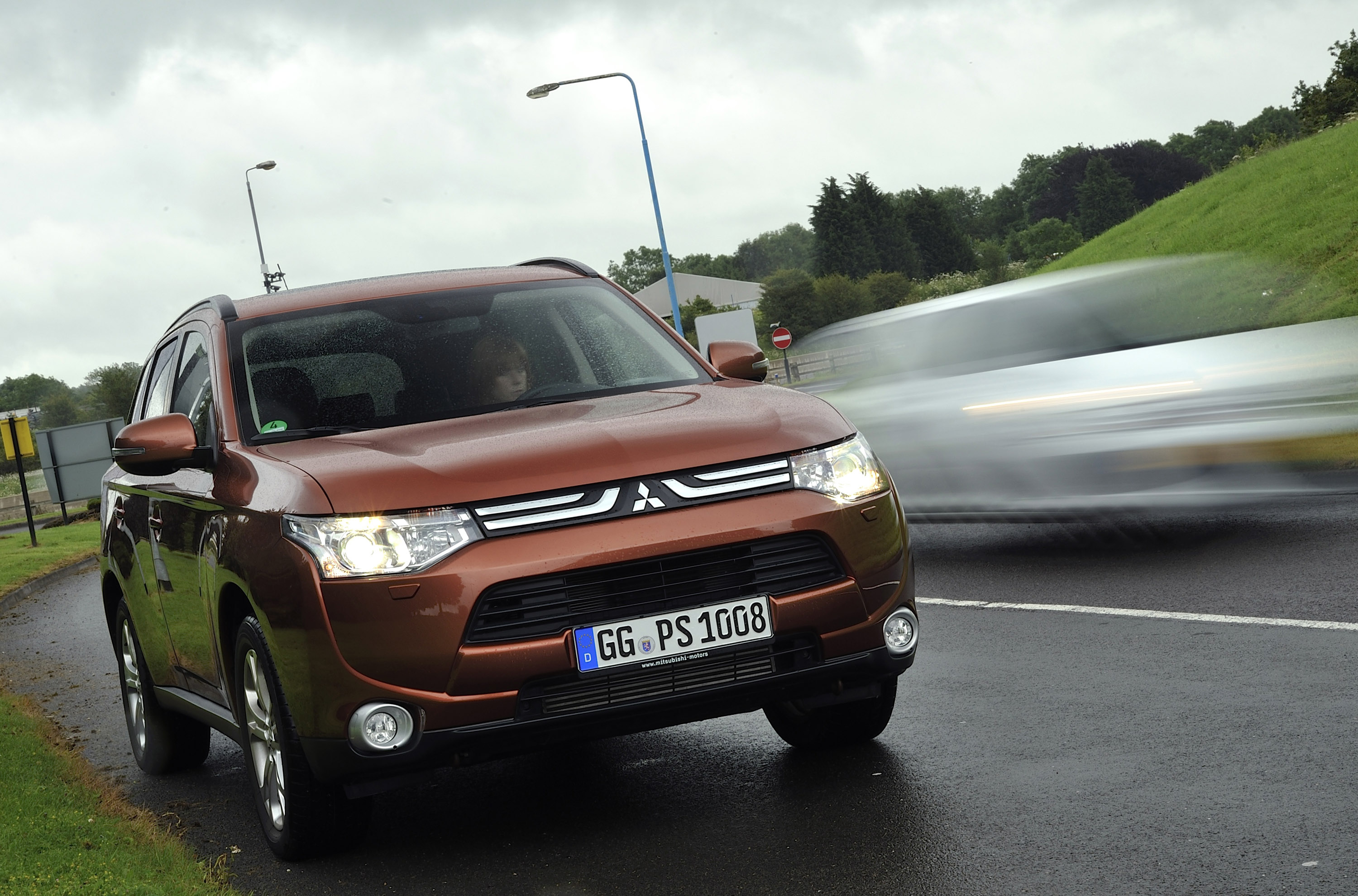 Mitsubishi Outlander photo #16