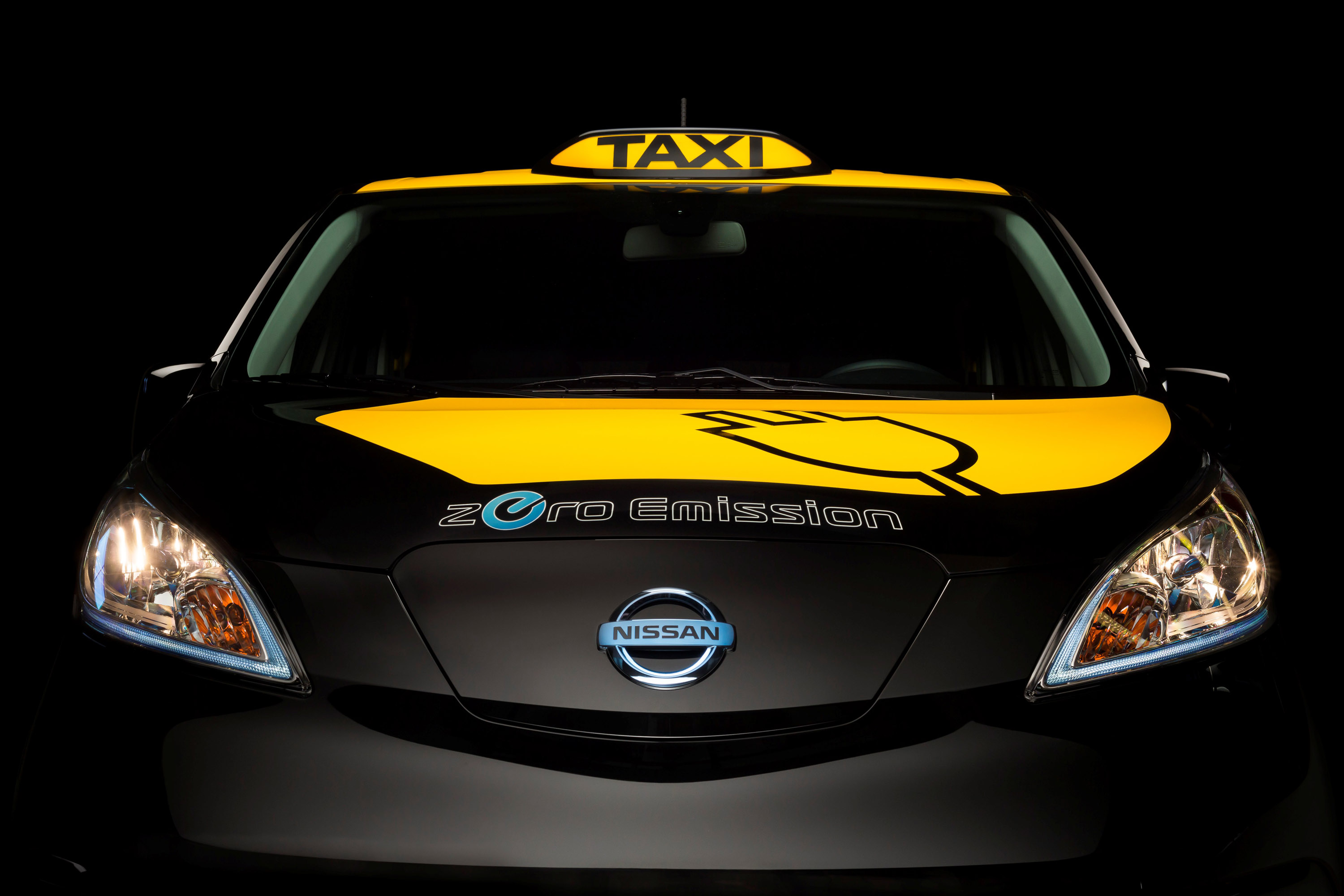 Nissan Electric Taxi photo #18