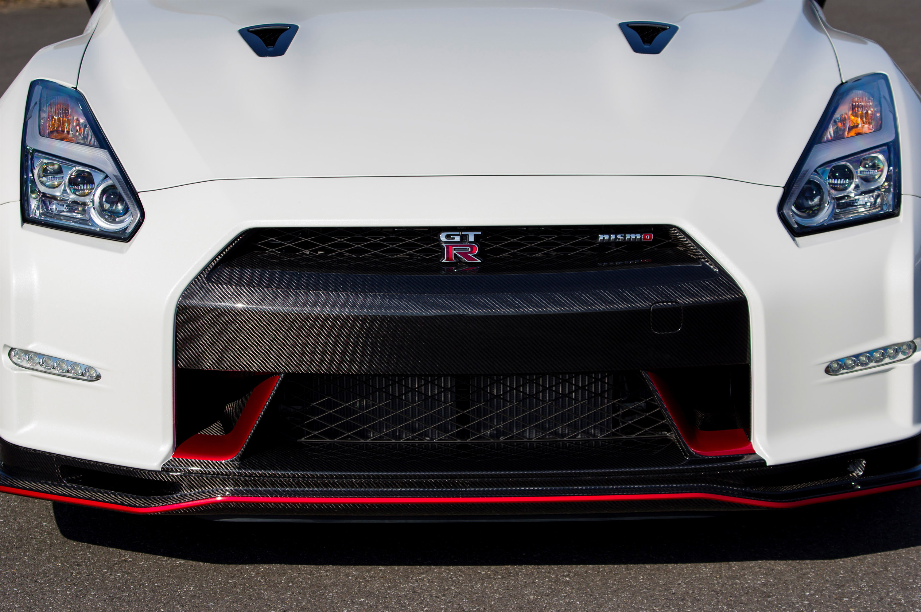 Nissan GT-R Nismo EU-Spec photo #19