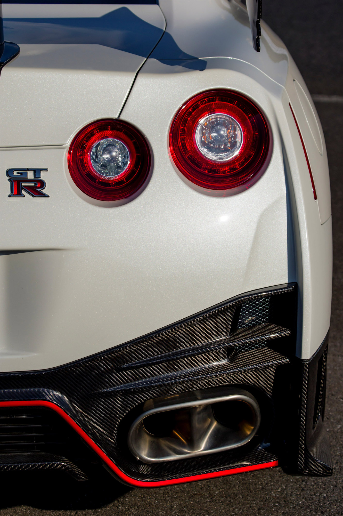 Nissan GT-R Nismo EU-Spec photo #25