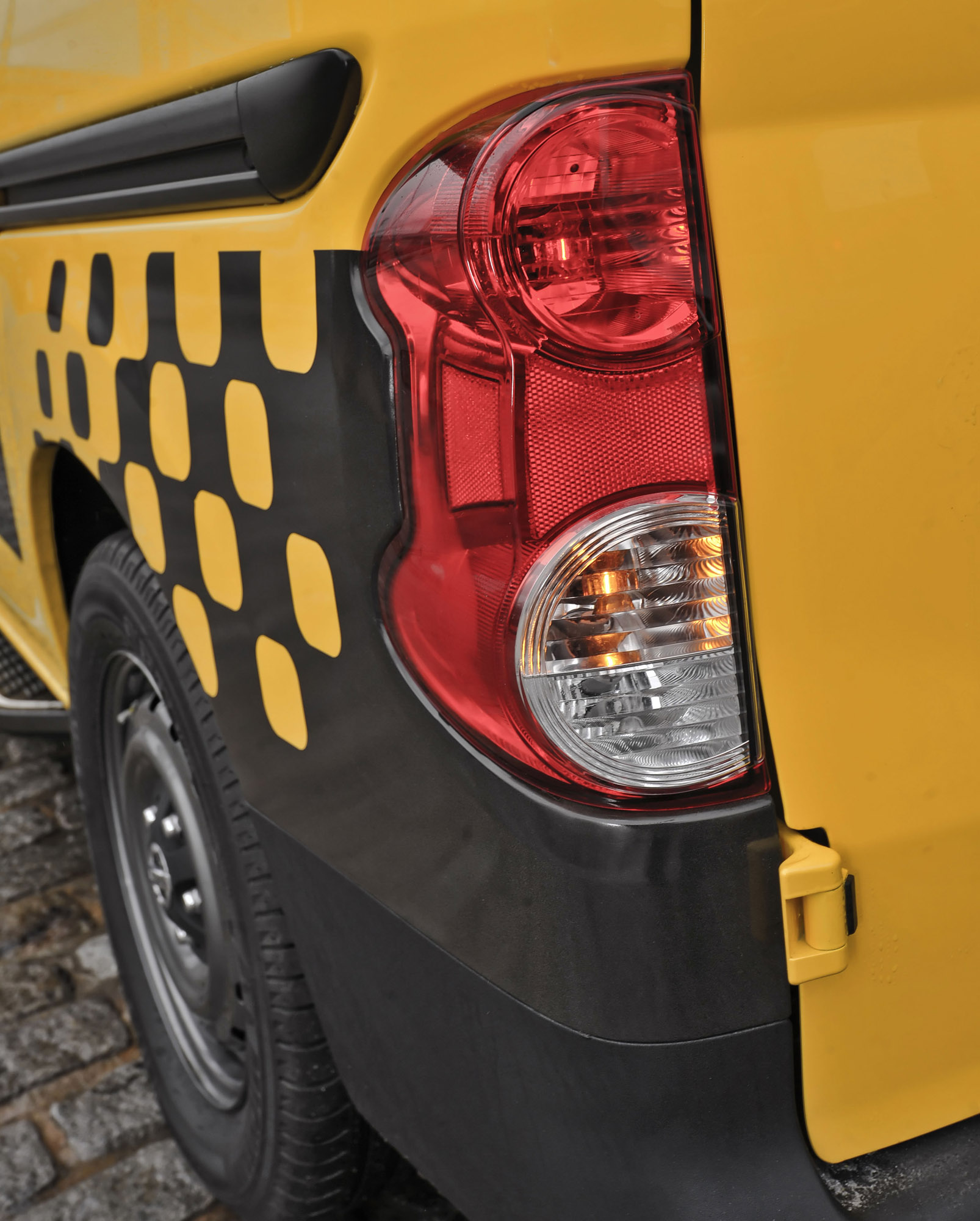 Nissan NV200 Taxi photo #28