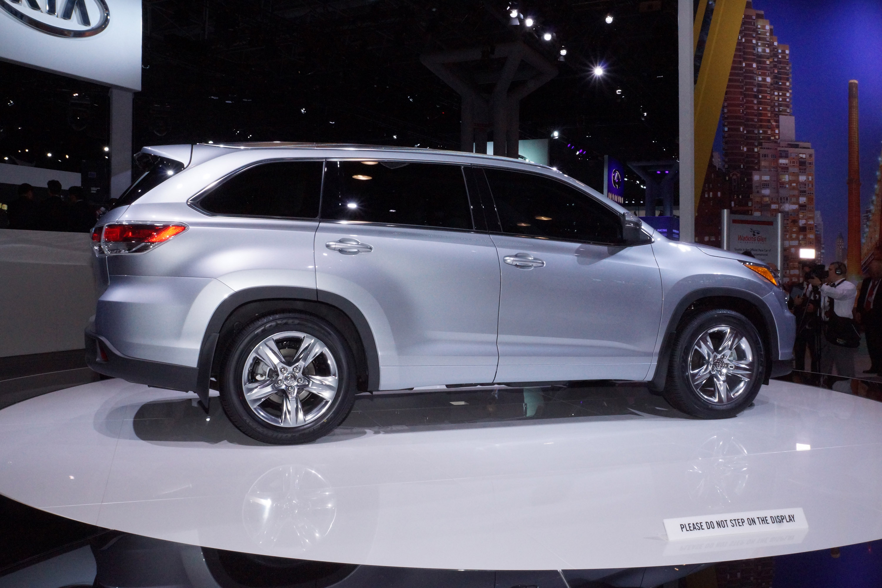 Toyota Highlander photo #19