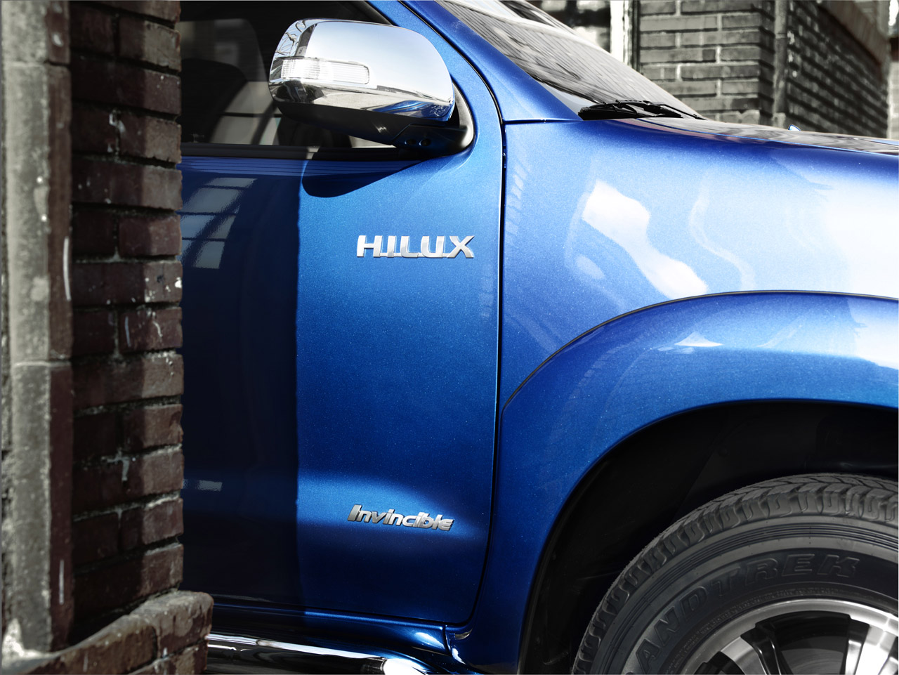 Toyota Hilux Invincible photo #15