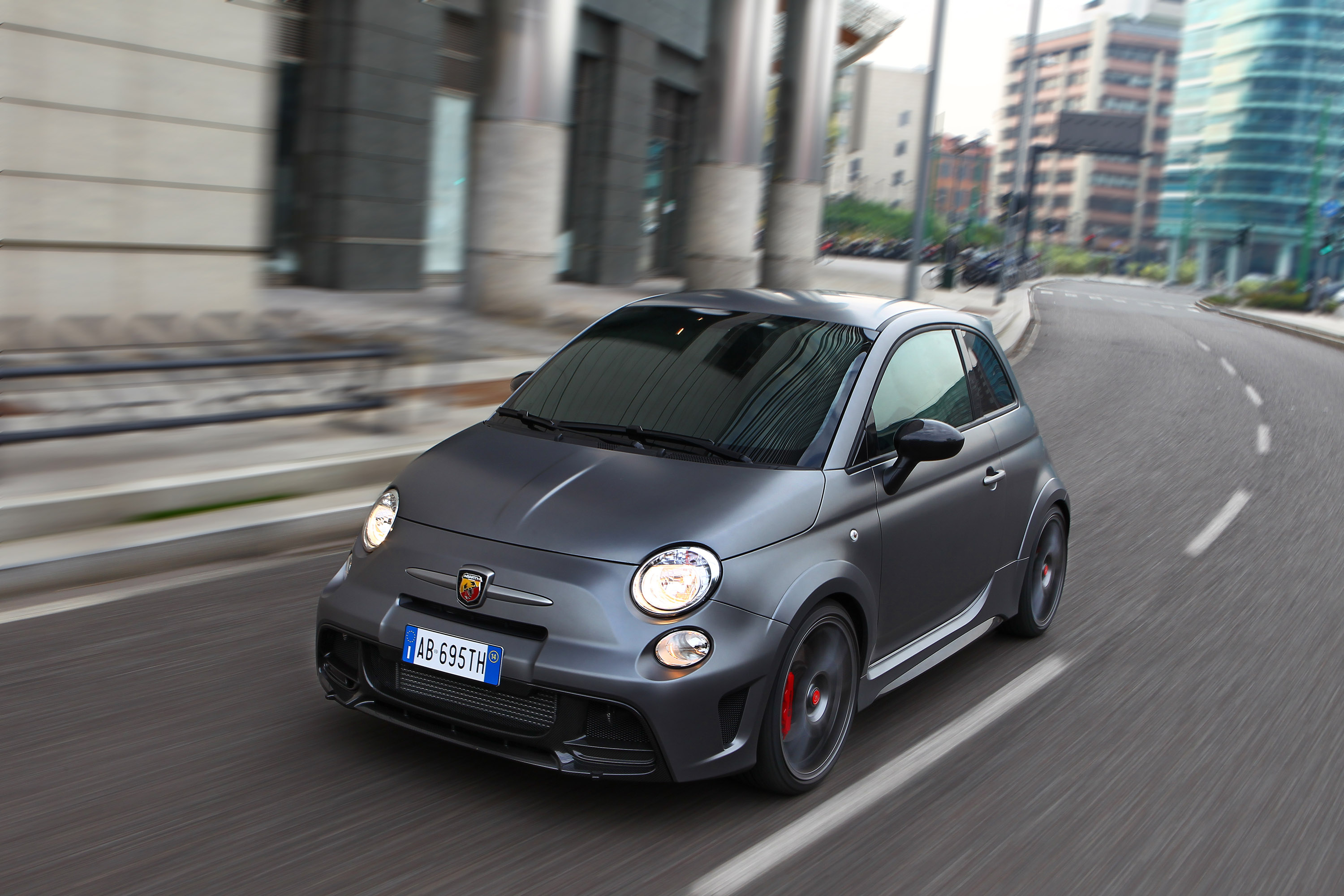 Abarth 695 Biposto photo #17