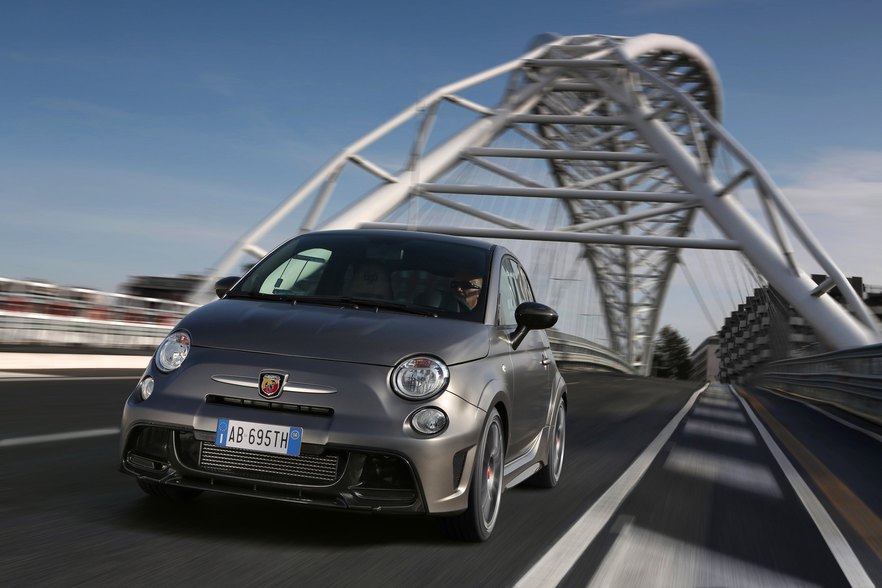 Abarth 695 Biposto photo #20