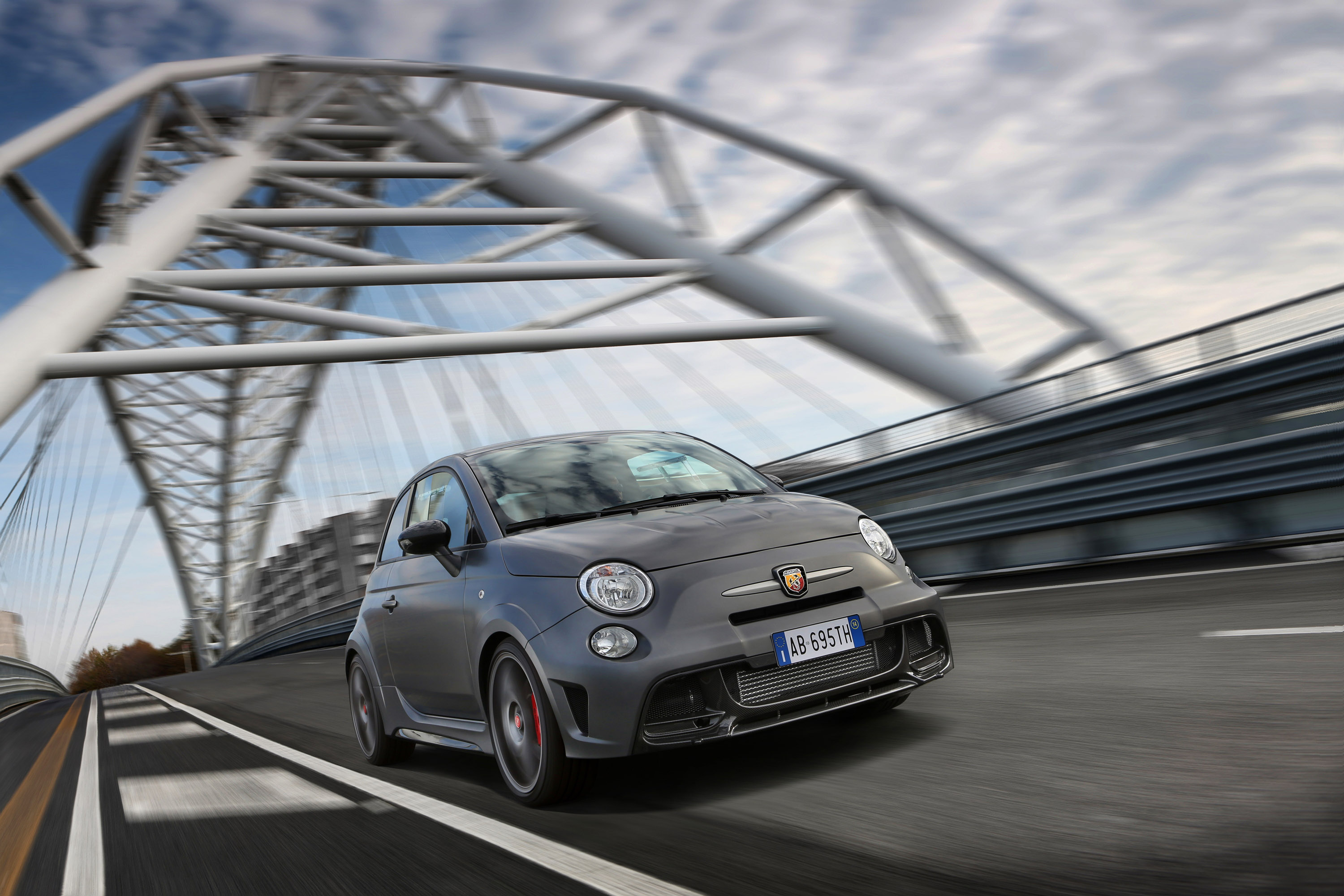 Abarth 695 Biposto photo #23