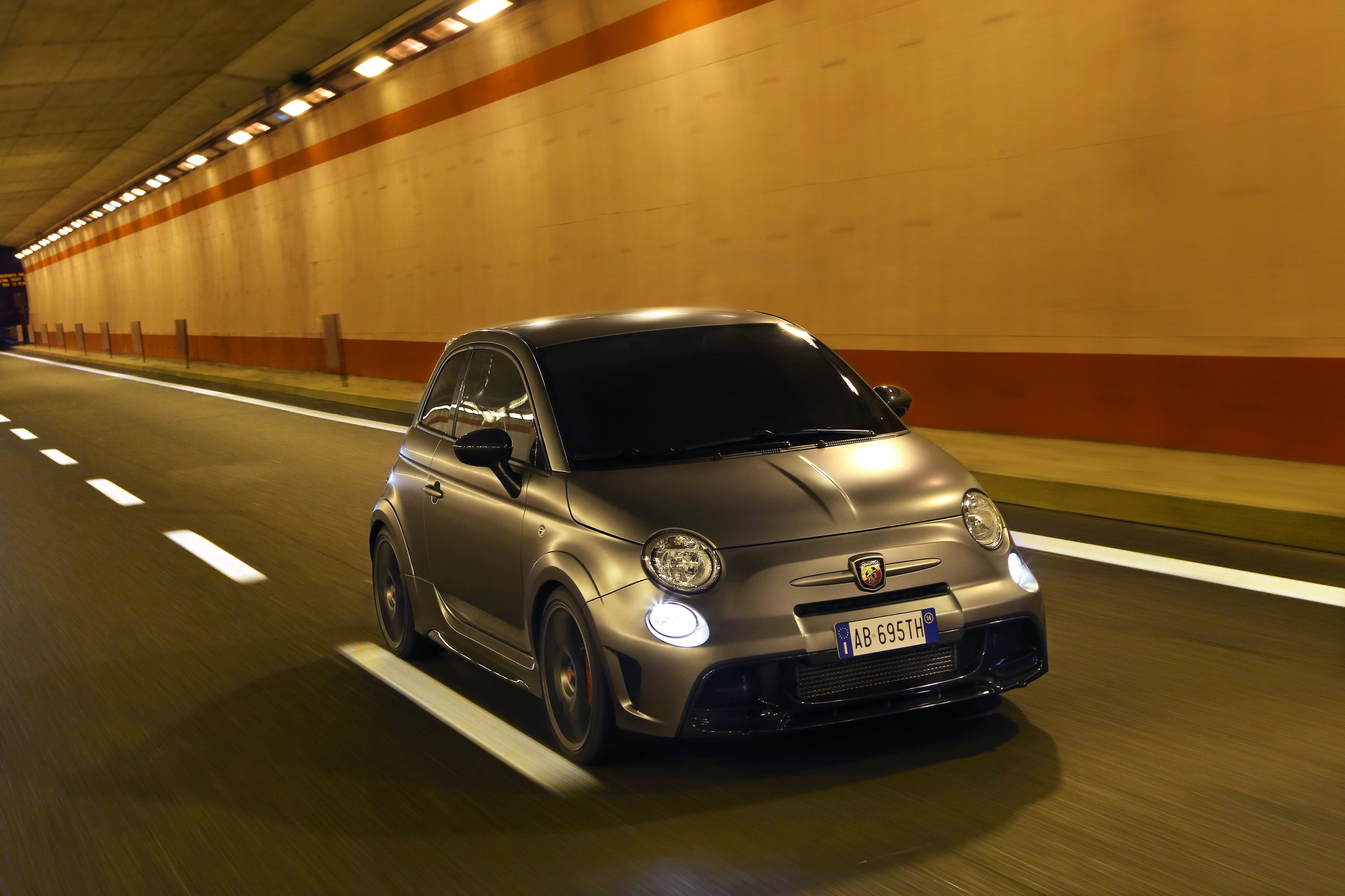 Abarth 695 Biposto photo #26