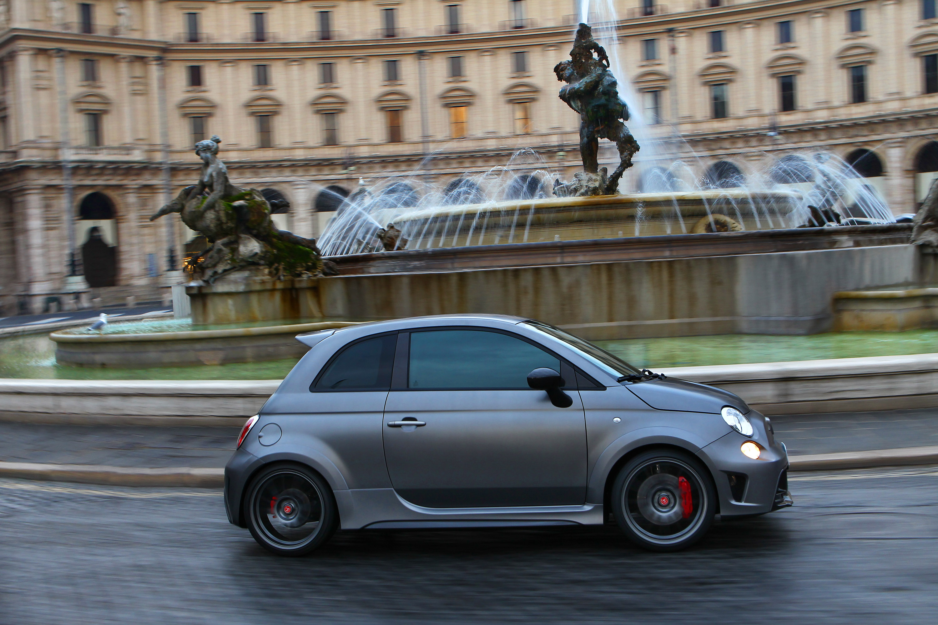 Abarth 695 Biposto photo #29