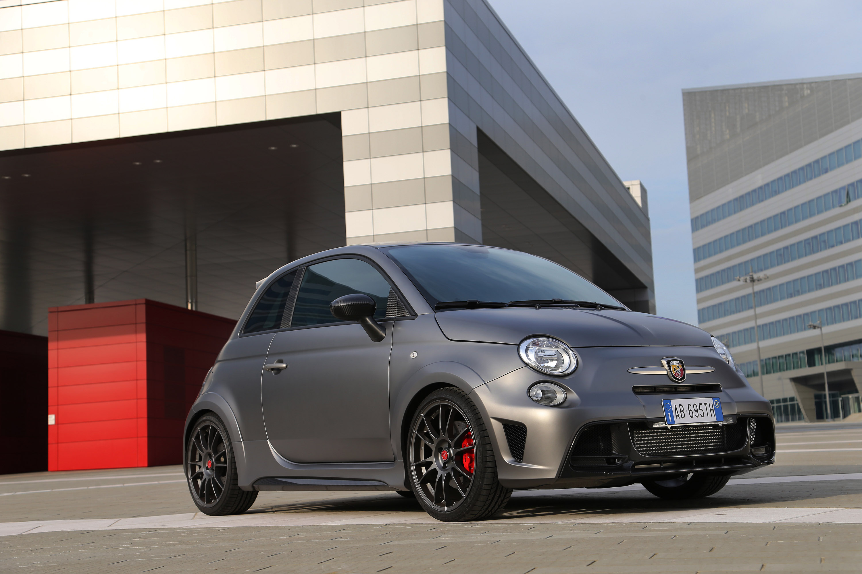 Abarth 695 Biposto photo #37