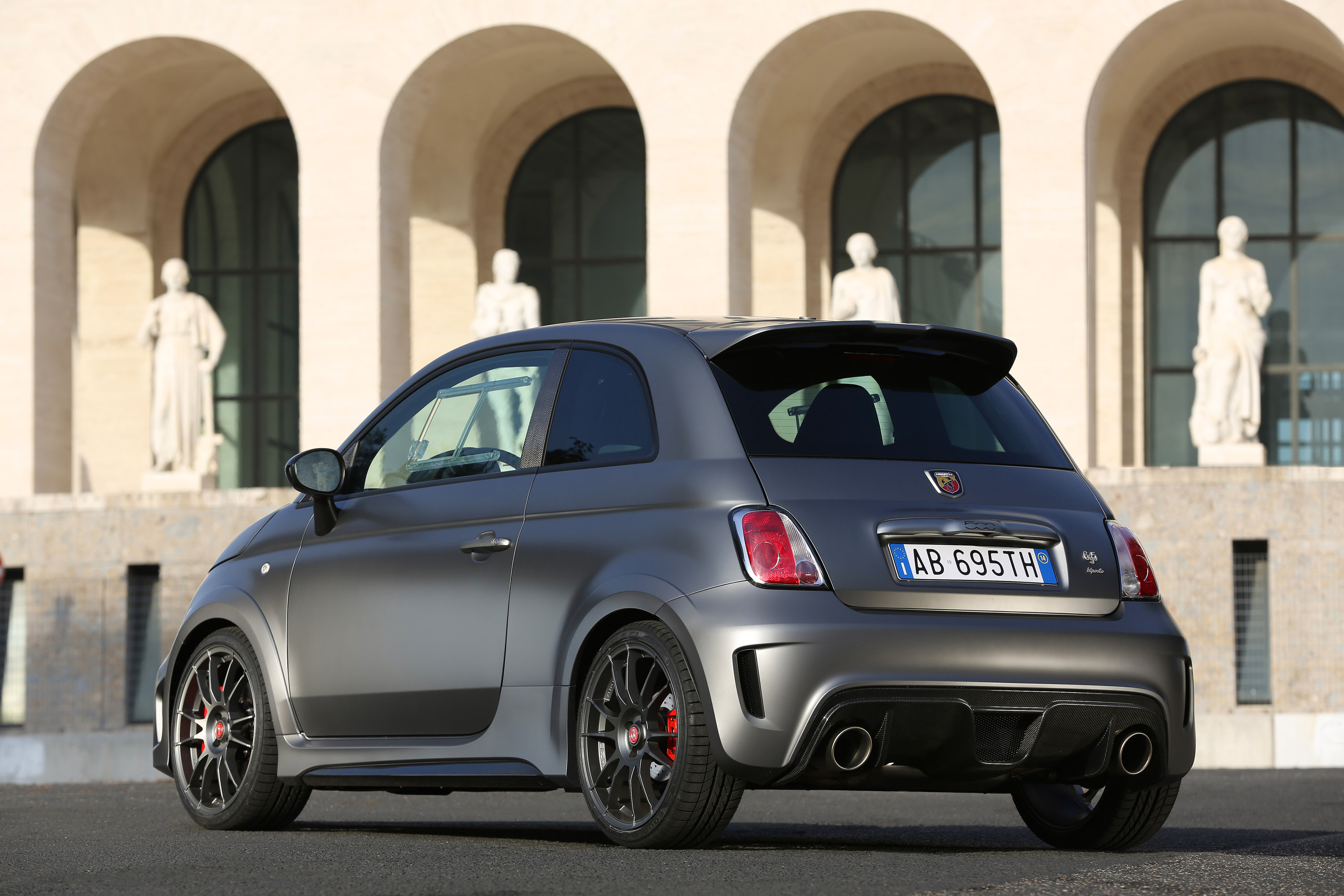 Abarth 695 Biposto photo #40