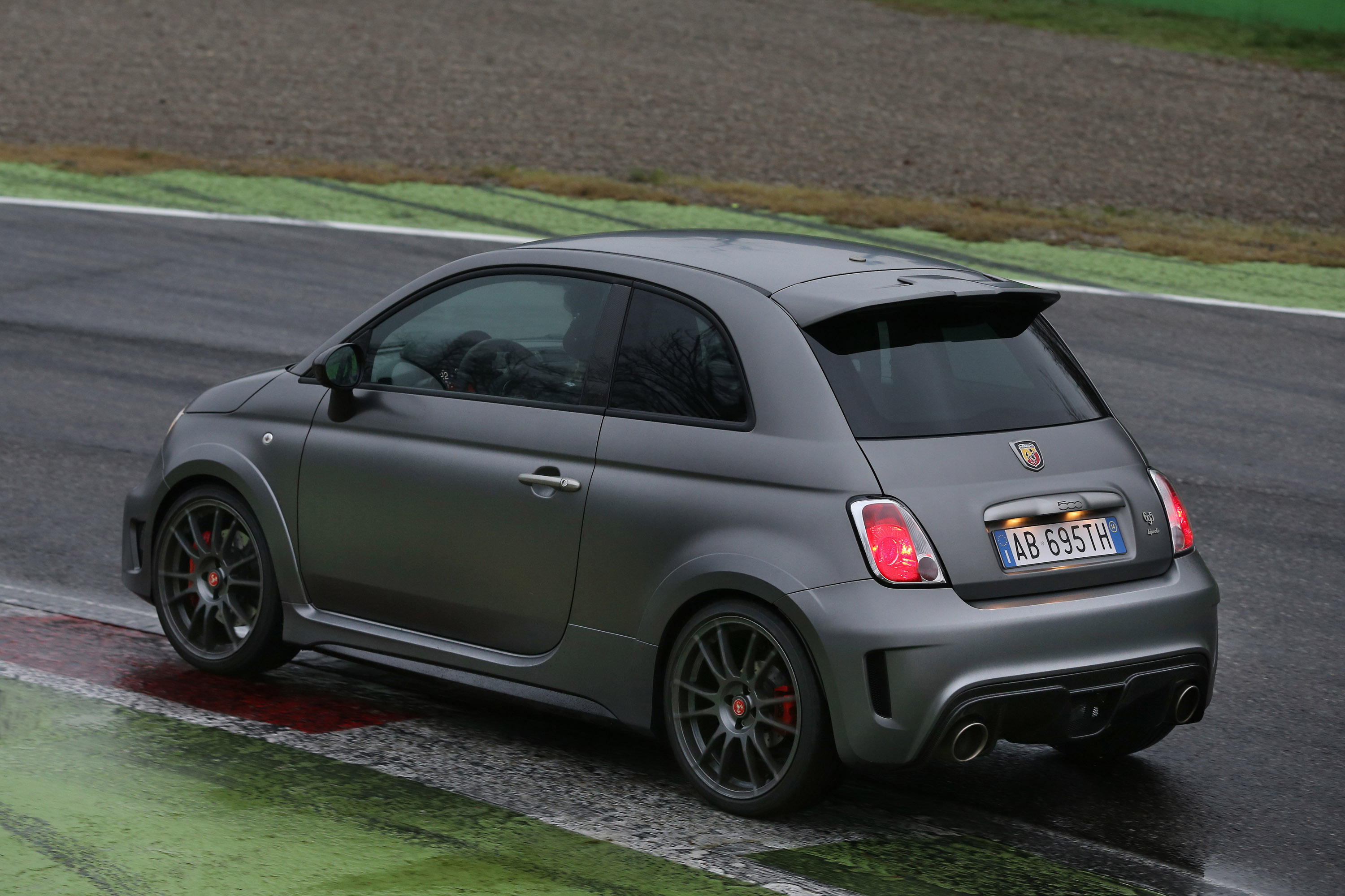 Abarth 695 Biposto photo #43