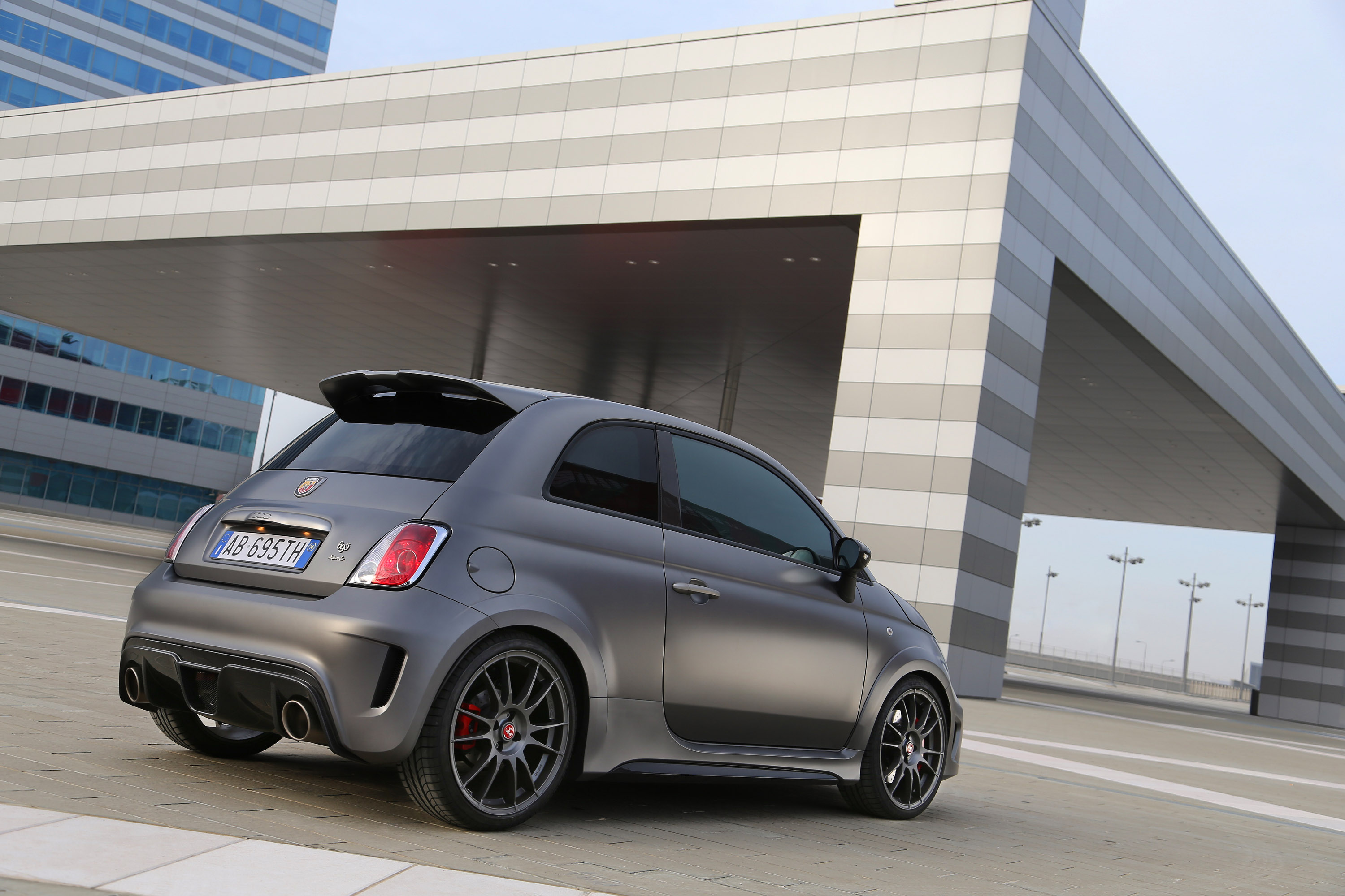 Abarth 695 Biposto photo #45