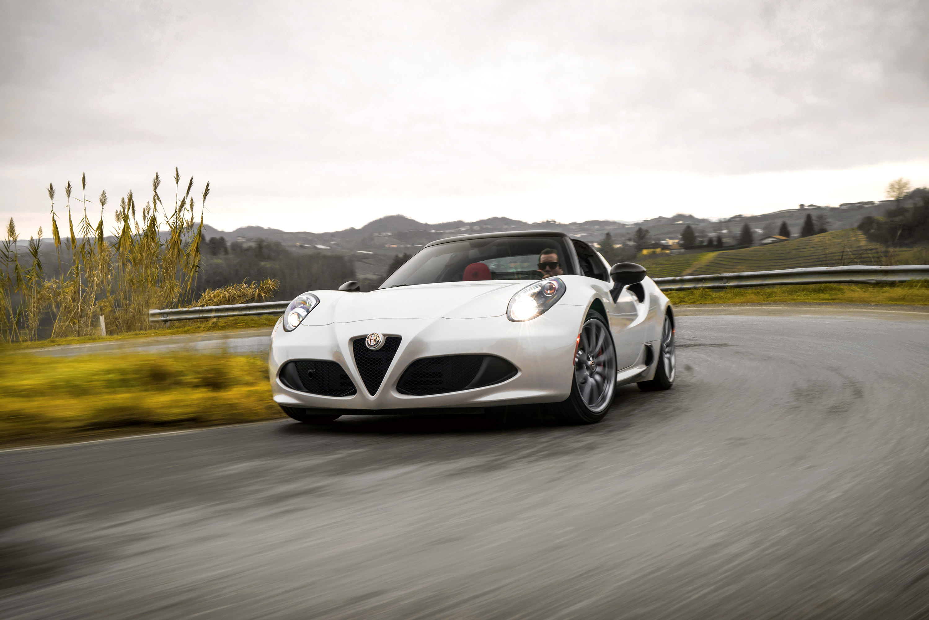 Alfa Romeo 4C Spider photo #18