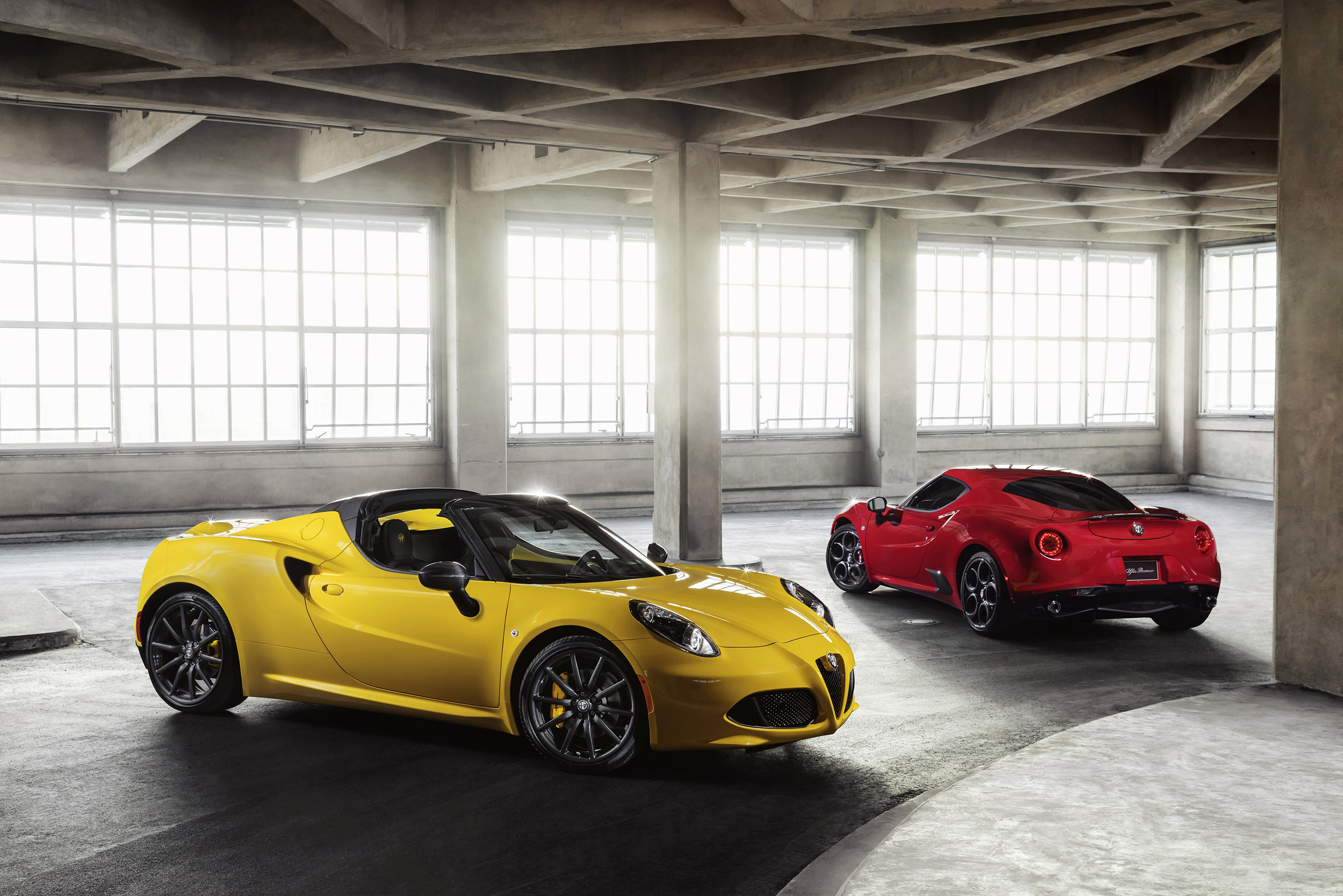 Alfa Romeo 4C Spider photo #25