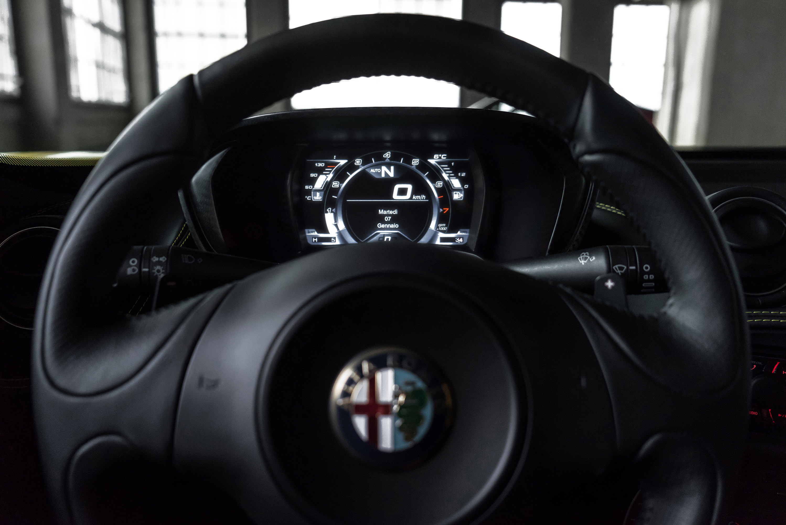 Alfa Romeo 4C Spider photo #75