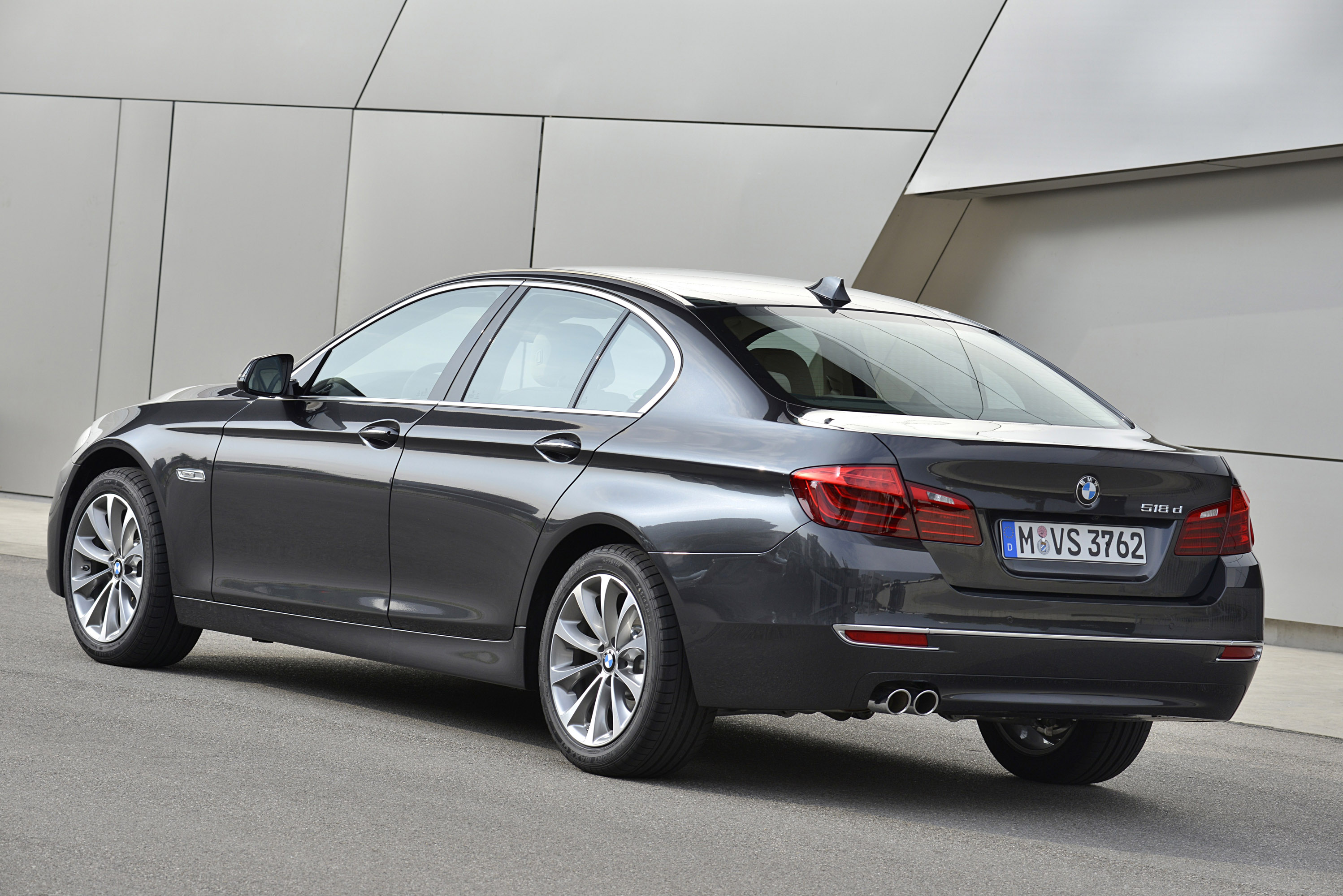 BMW 518d photo #36