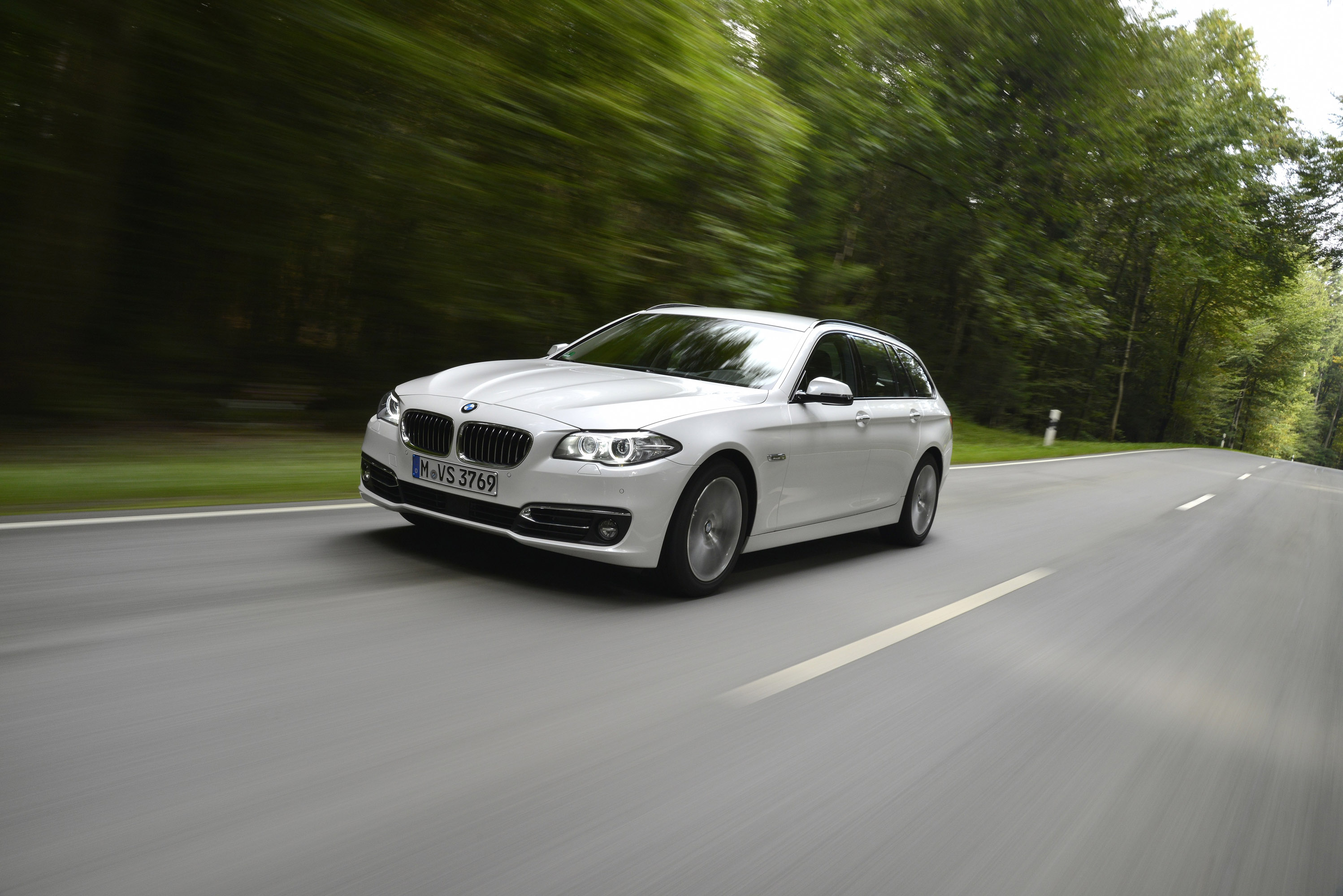 BMW 520d Touring photo #17