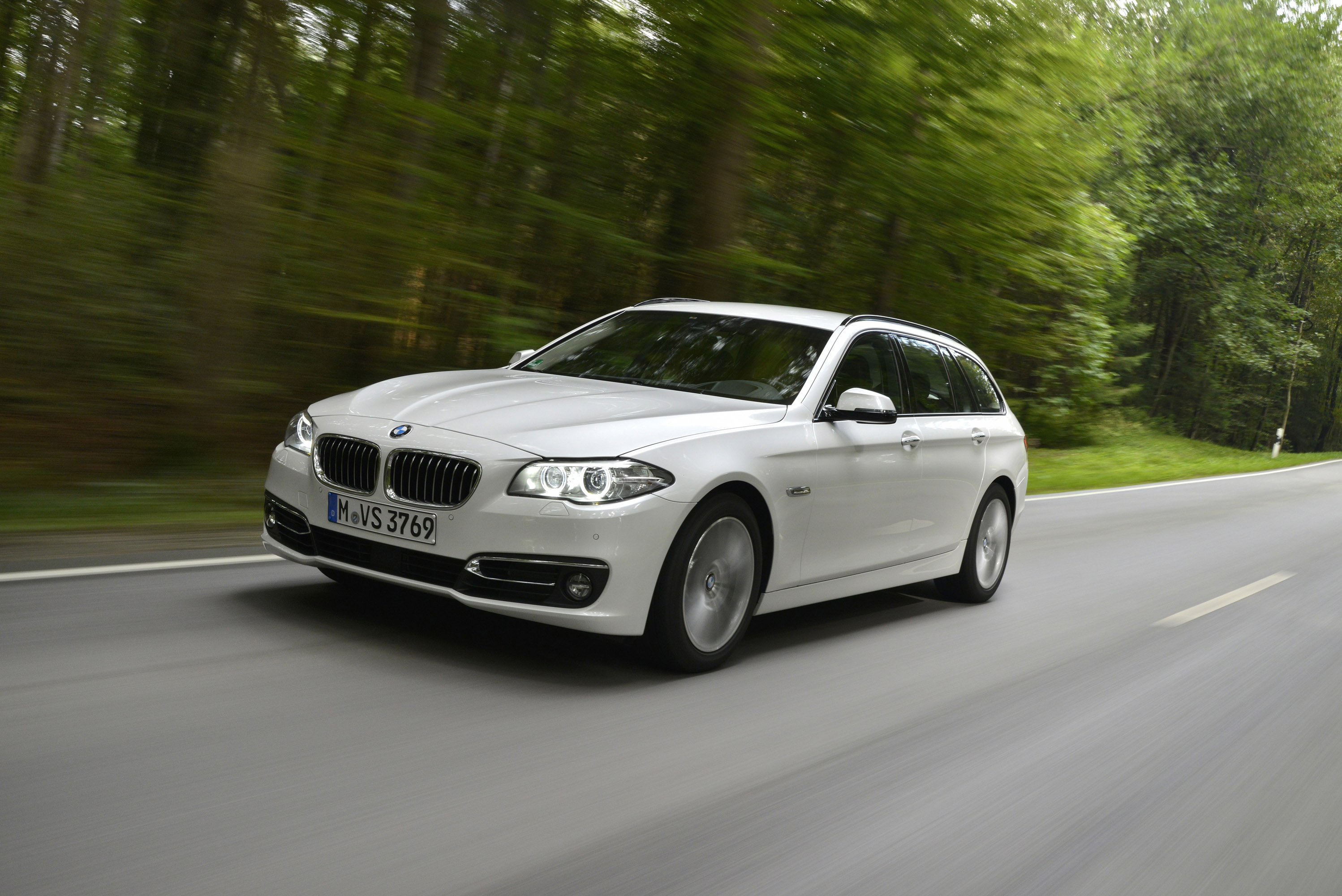 BMW 520d Touring photo #18