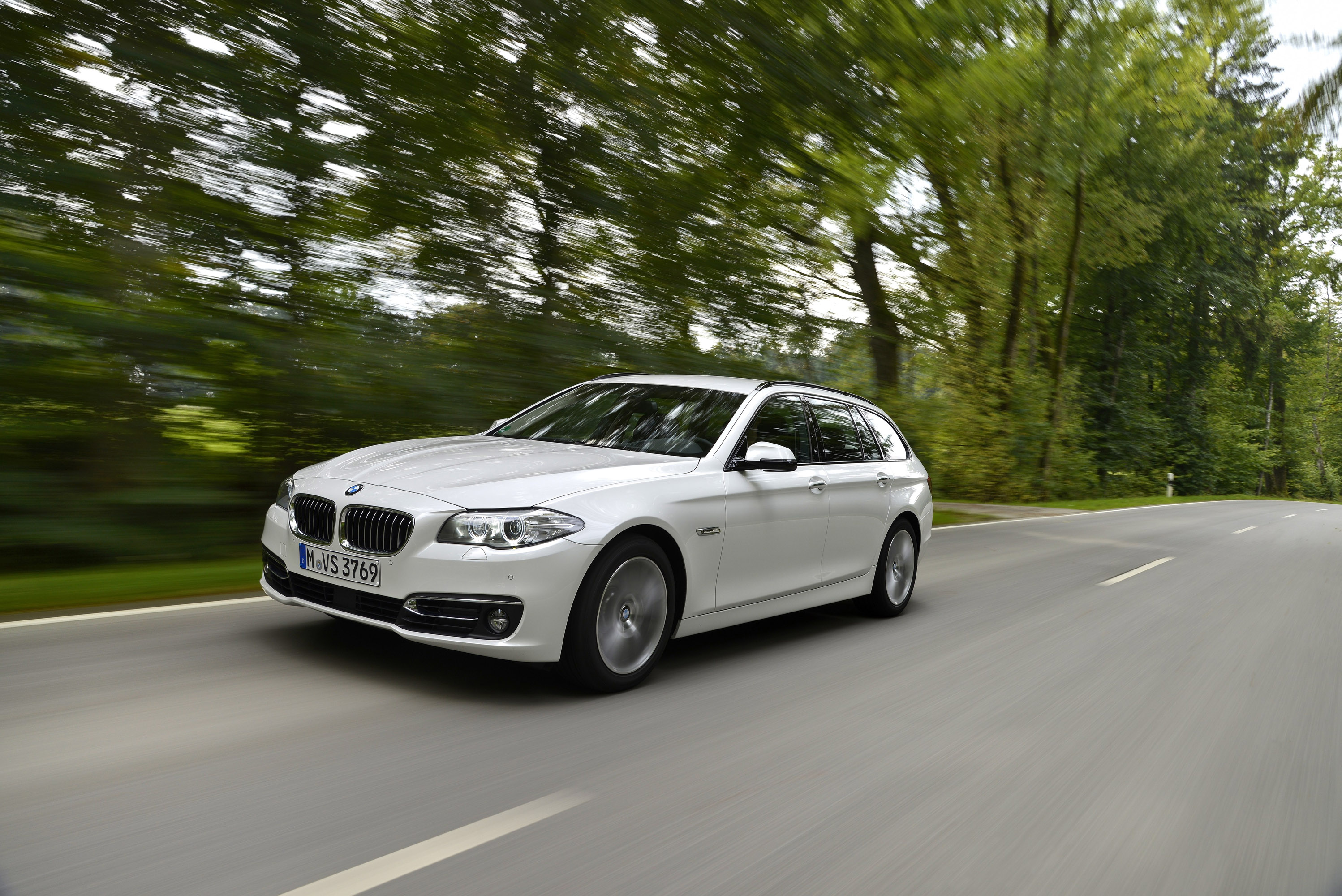 BMW 520d Touring photo #20