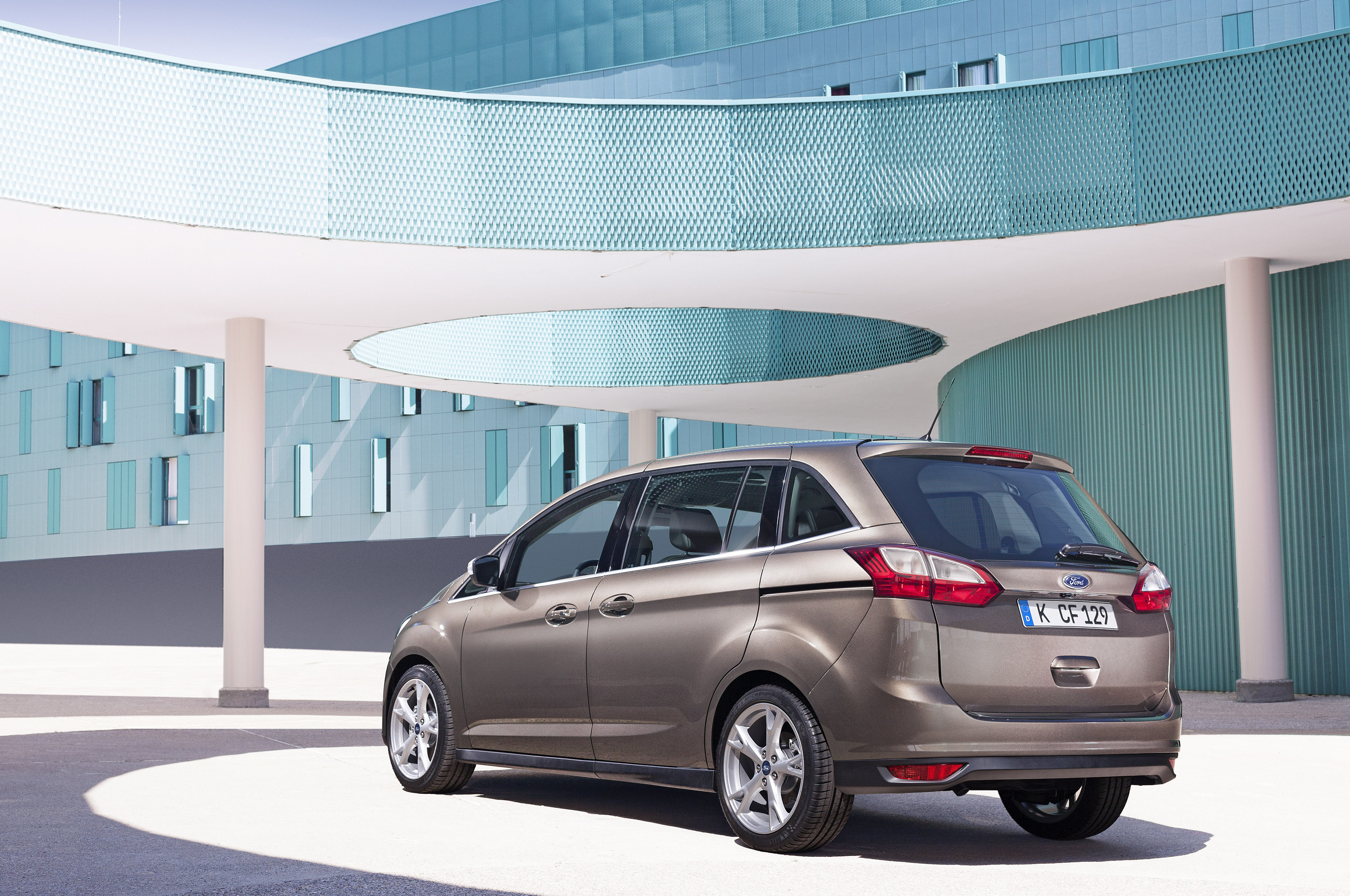 Ford C-MAX photo #26