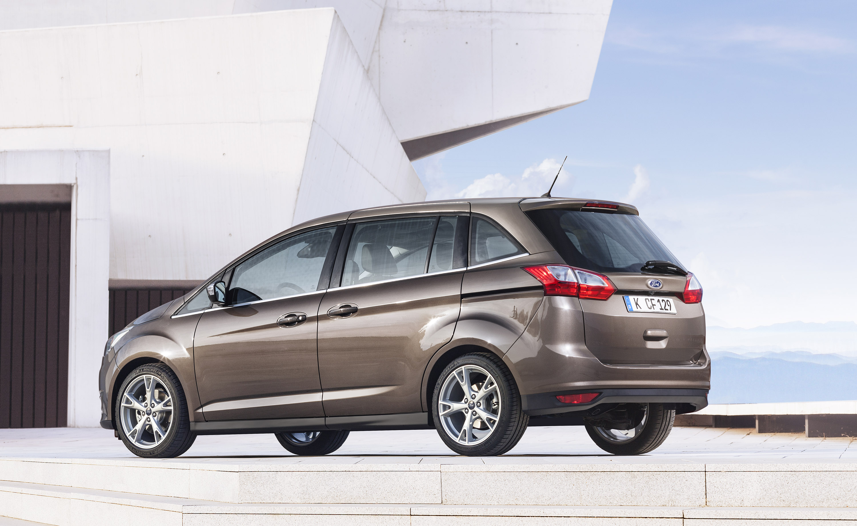 Ford C-MAX photo #28