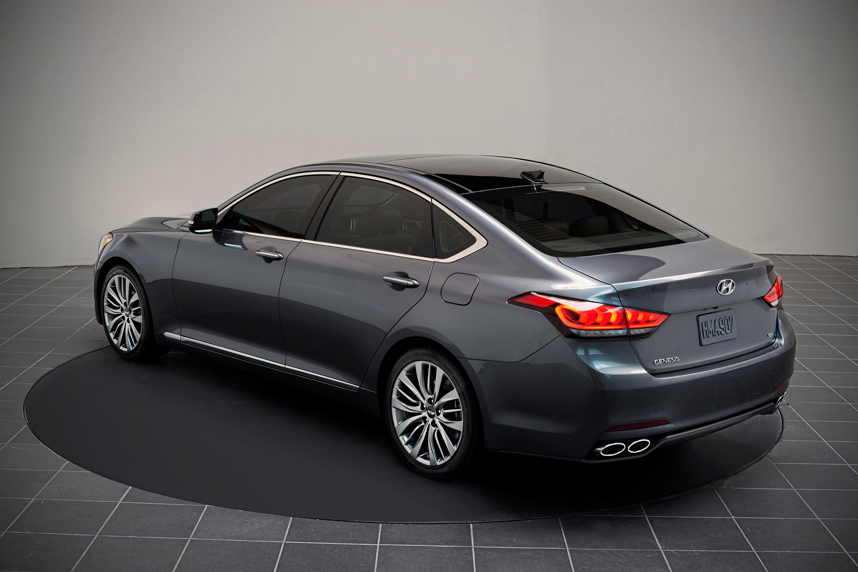 Hyundai Genesis photo #23