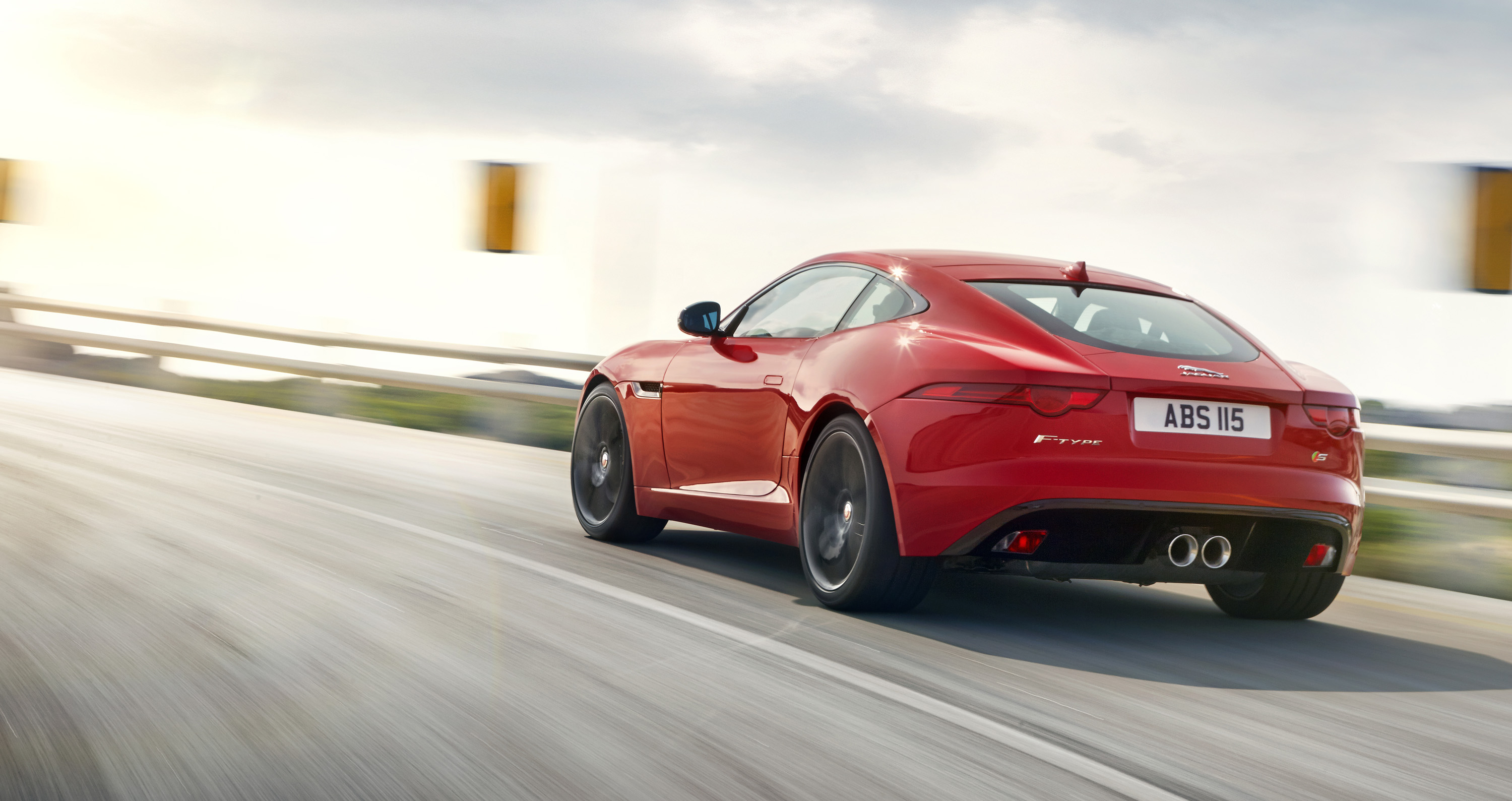 Jaguar F-Type R Coupe photo #44