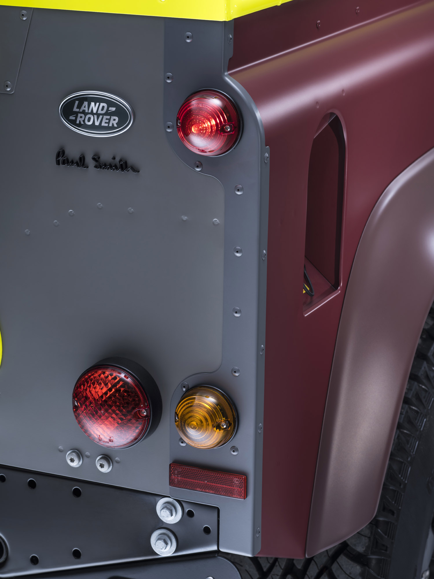 Land Rover Defender Paul Smith Special Edition photo #16