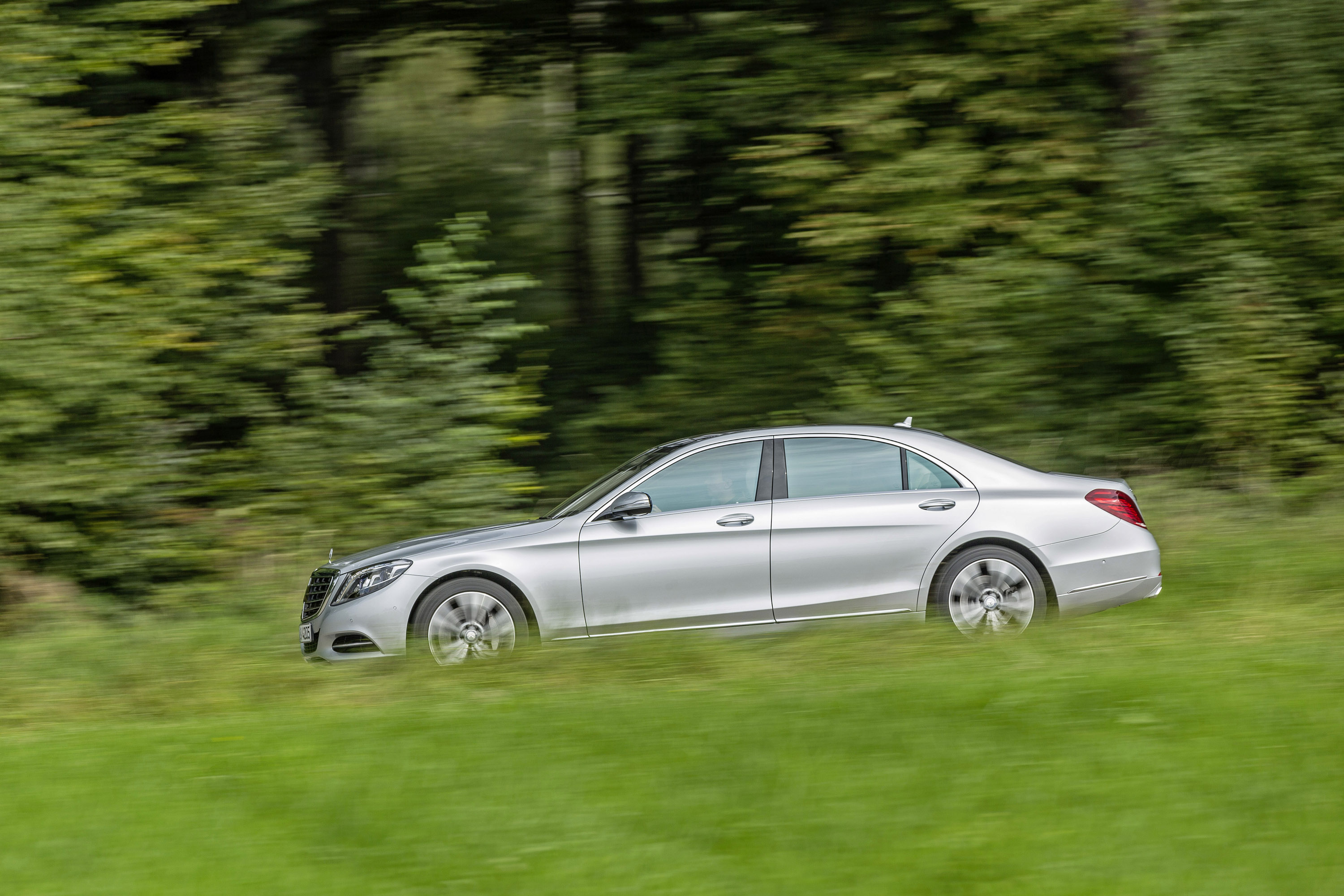 Mercedes-Benz S550 Plug-In Hybrid photo #16