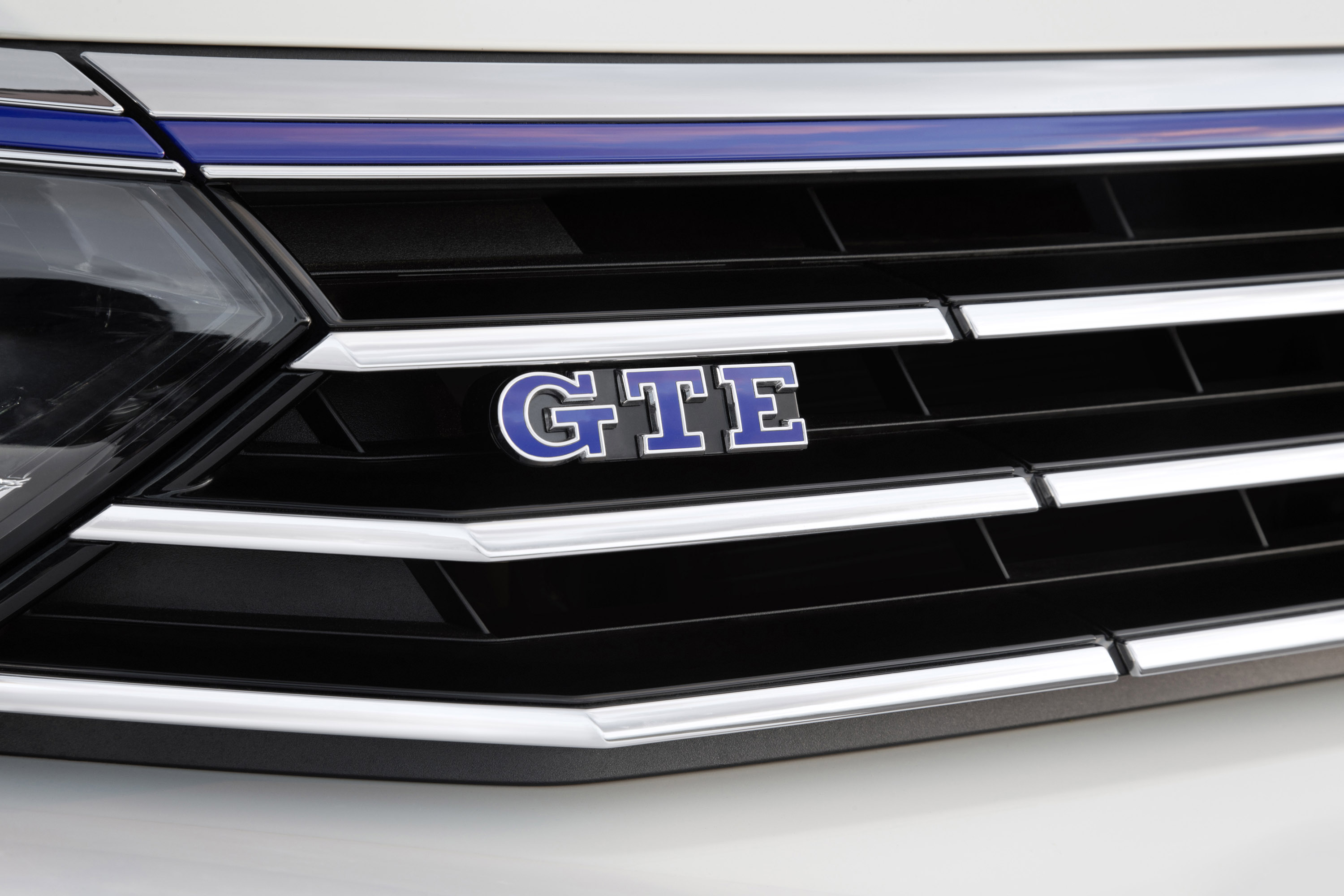 Volkswagen Passat GTE photo #39