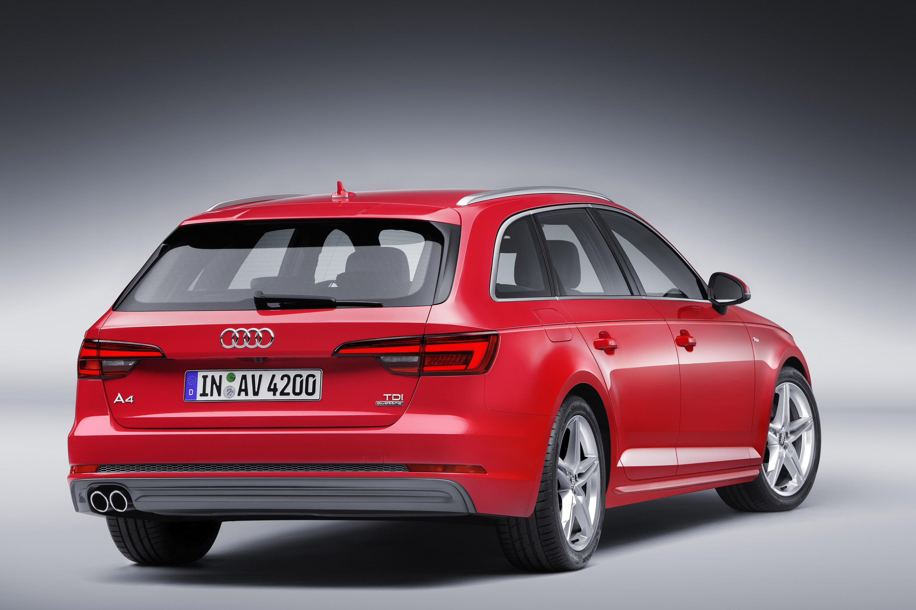 Audi A4 Avant photo #20