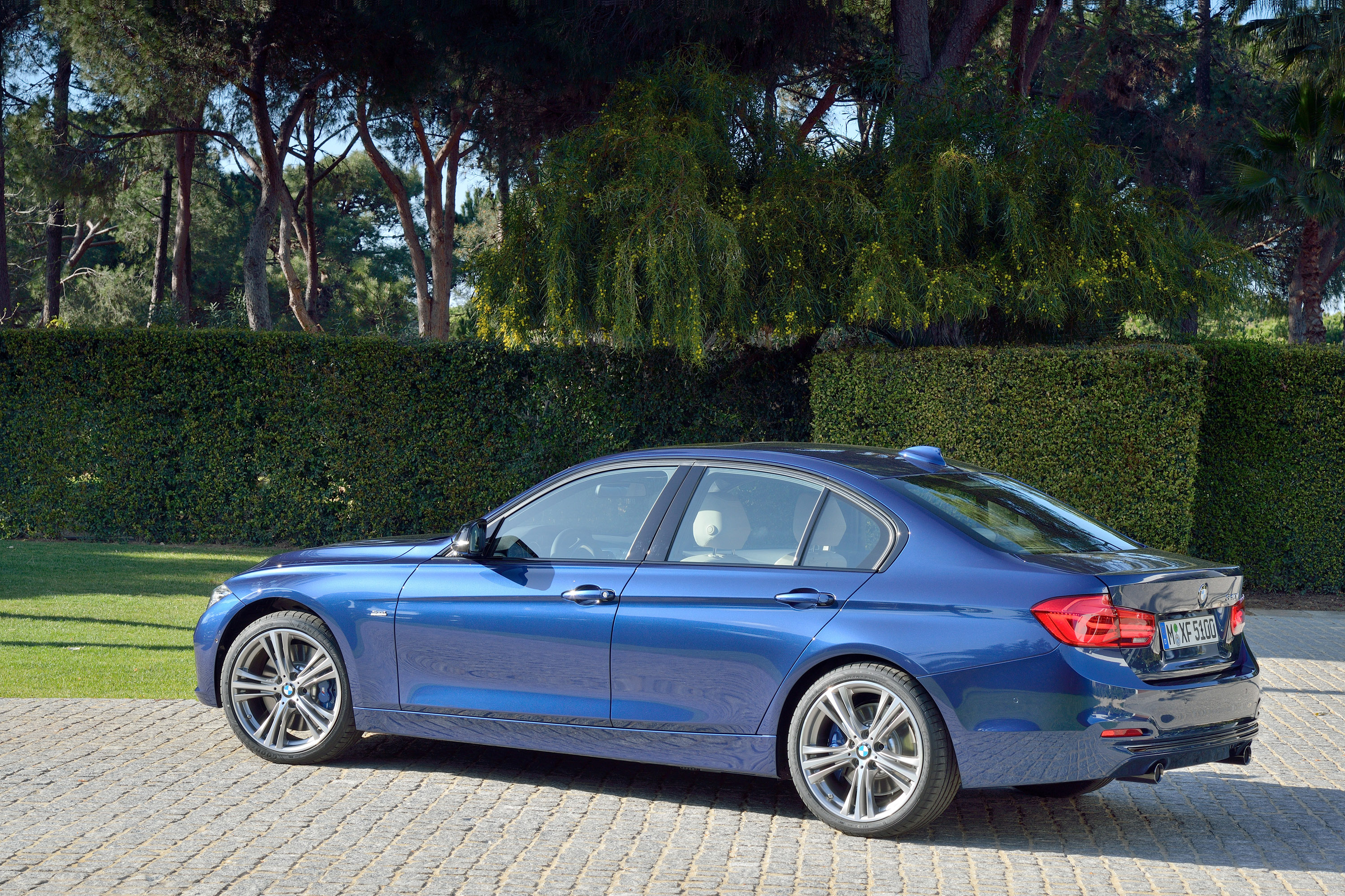 BMW 3-Series photo #32