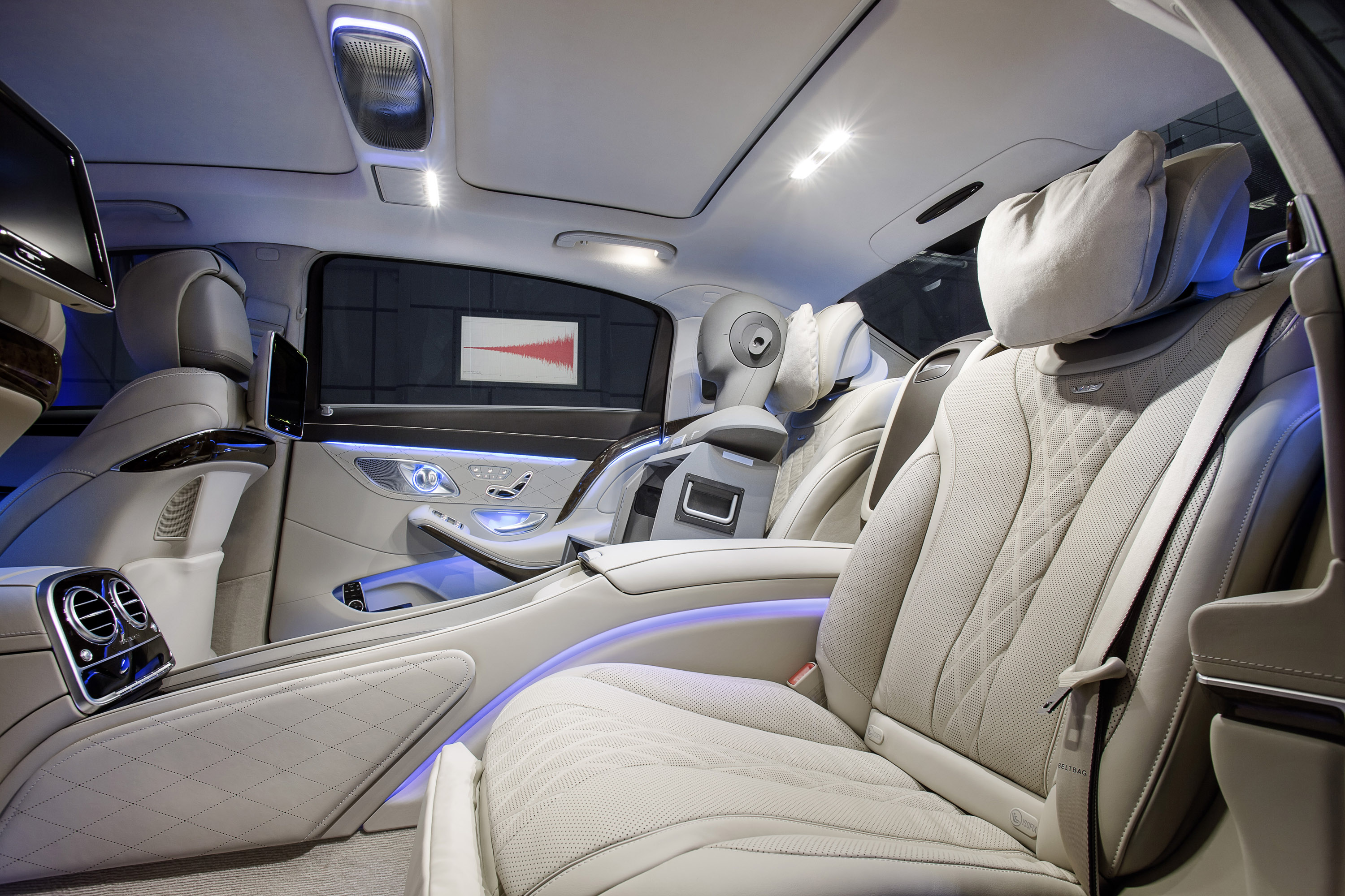 Mercedes-Benz S-Class Maybach photo #36