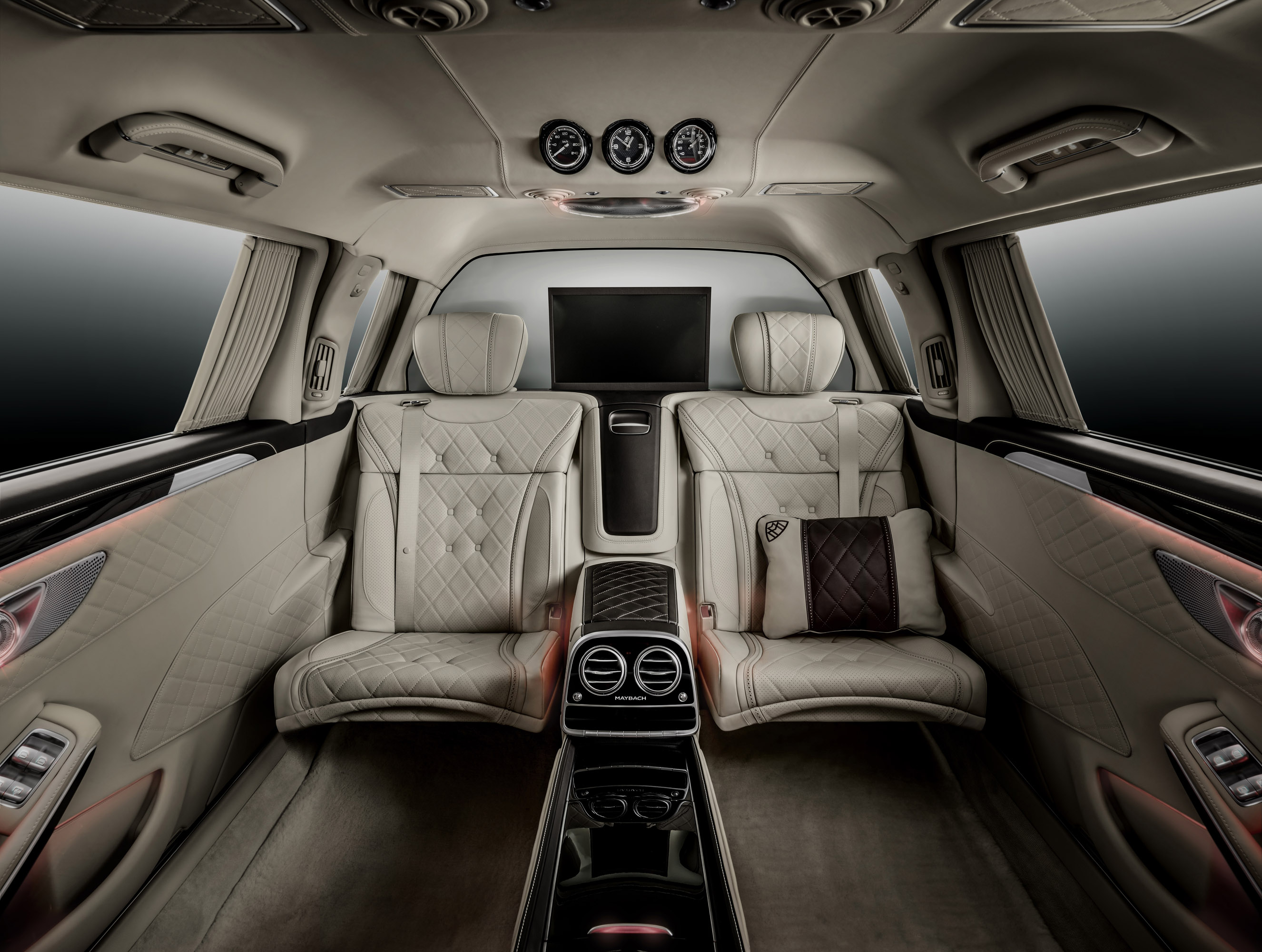 Mercedes-Benz S600 Pullman Maybach photo #15