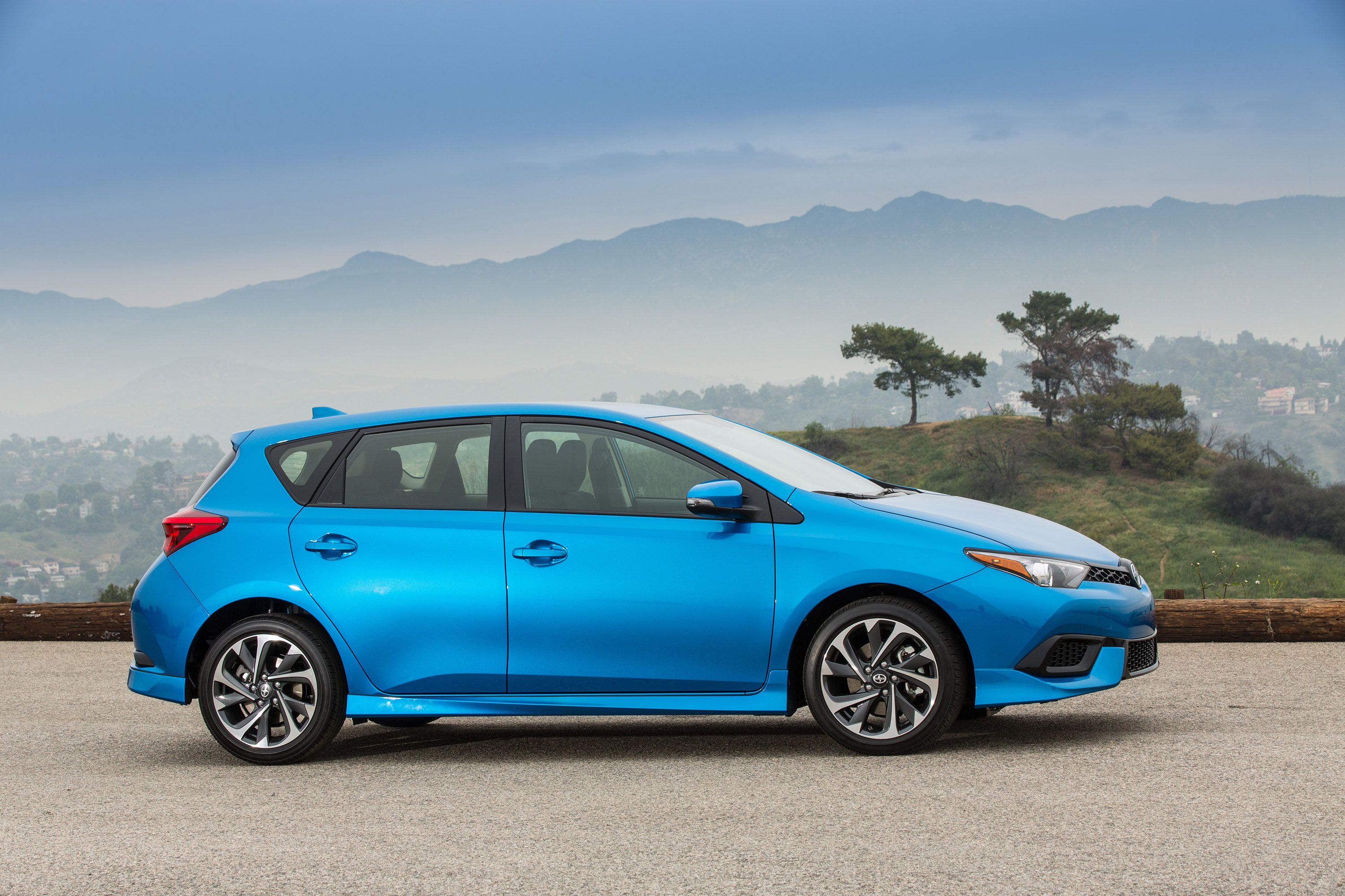 Scion iM photo #15