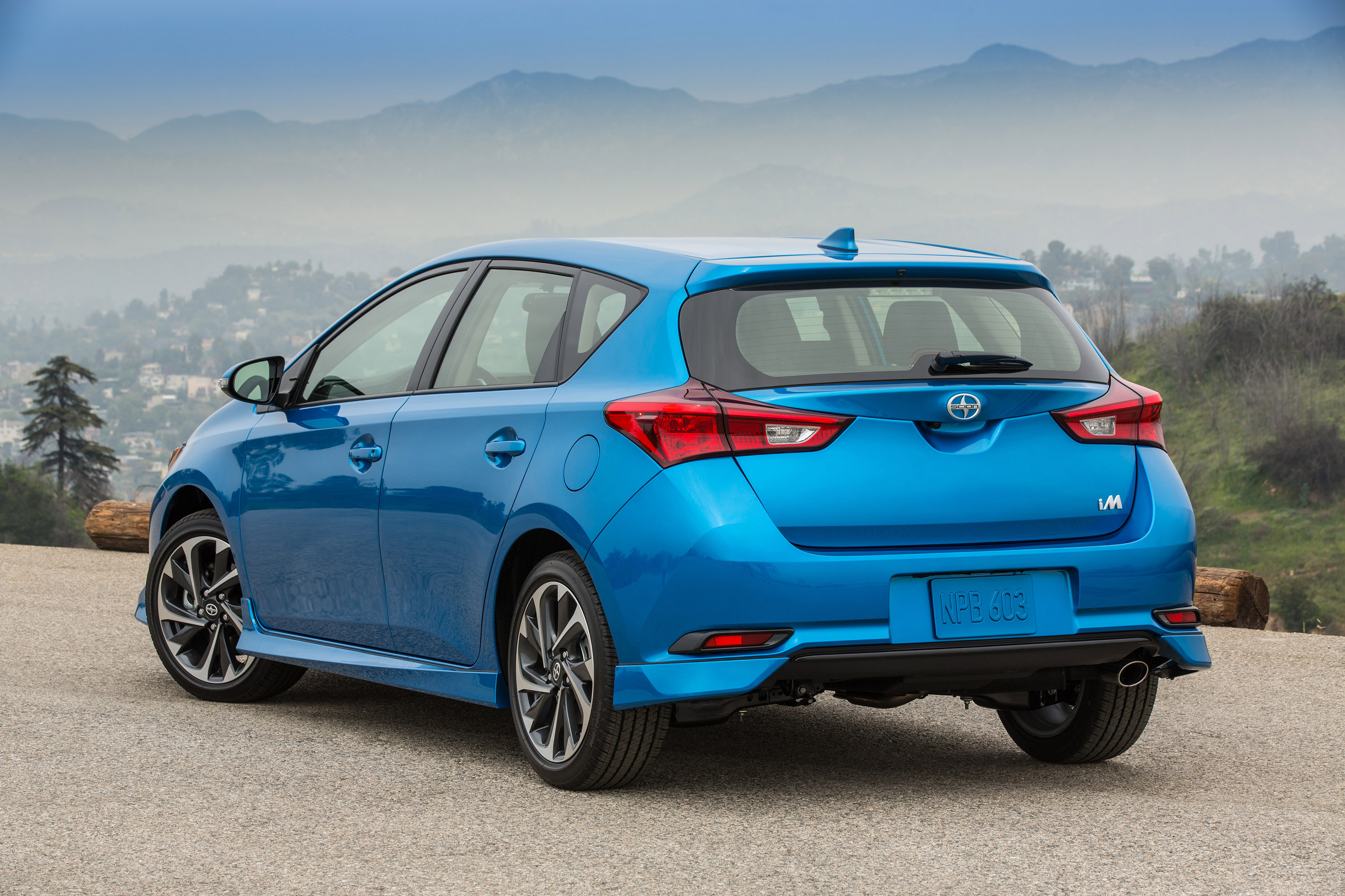 Scion iM photo #16