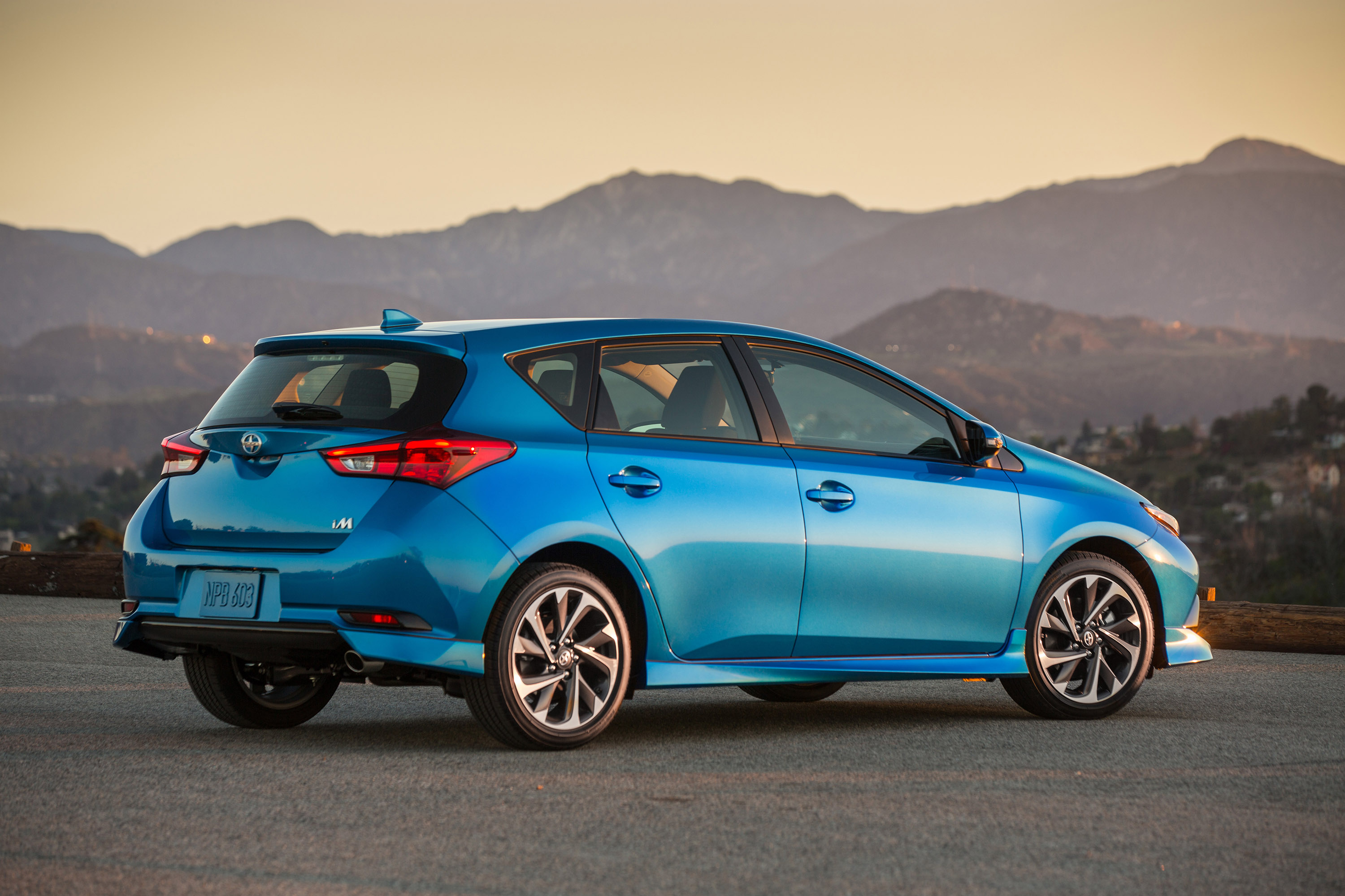 Scion iM photo #17