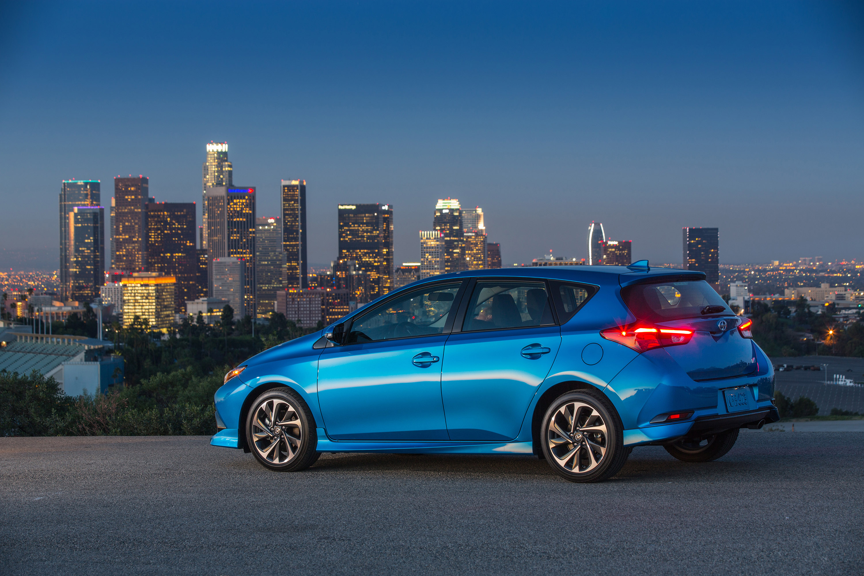 Scion iM photo #18