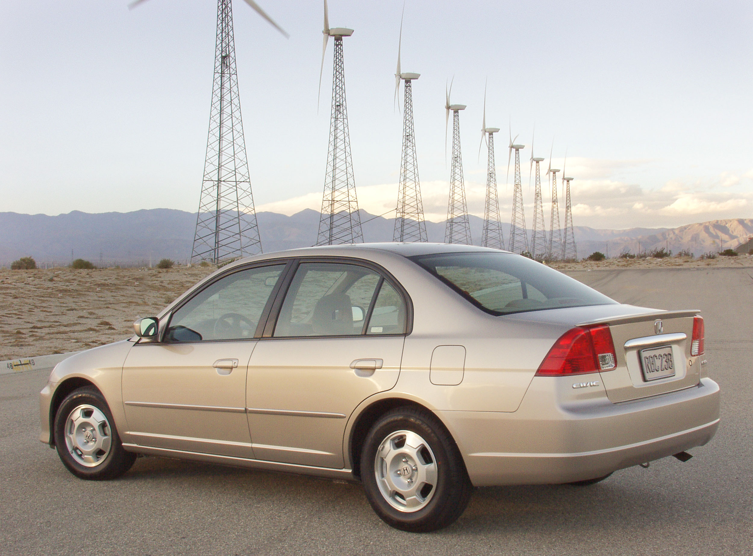 Хонда 2003 года. Honda Civic 2003. Хонда Цивик 2003 седан. Honda Civic 2005 седан. Honda Civic Hybrid 2003.