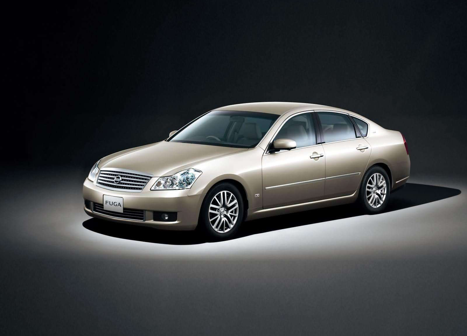 Nissan Fuga 2004