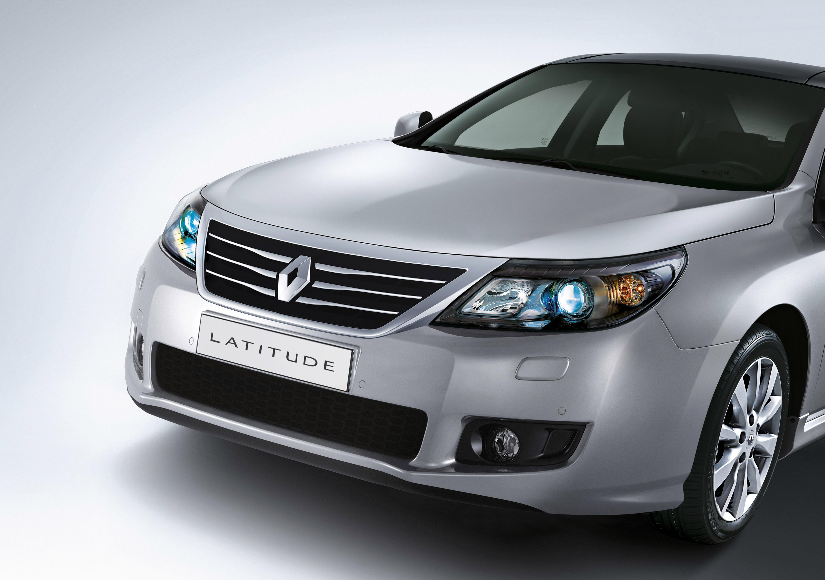 Latitude's. Renault Latitude 2010. Рено Латитьюд 2014. Рено Латитьюд 2013. Рено Латитьюд 2010.